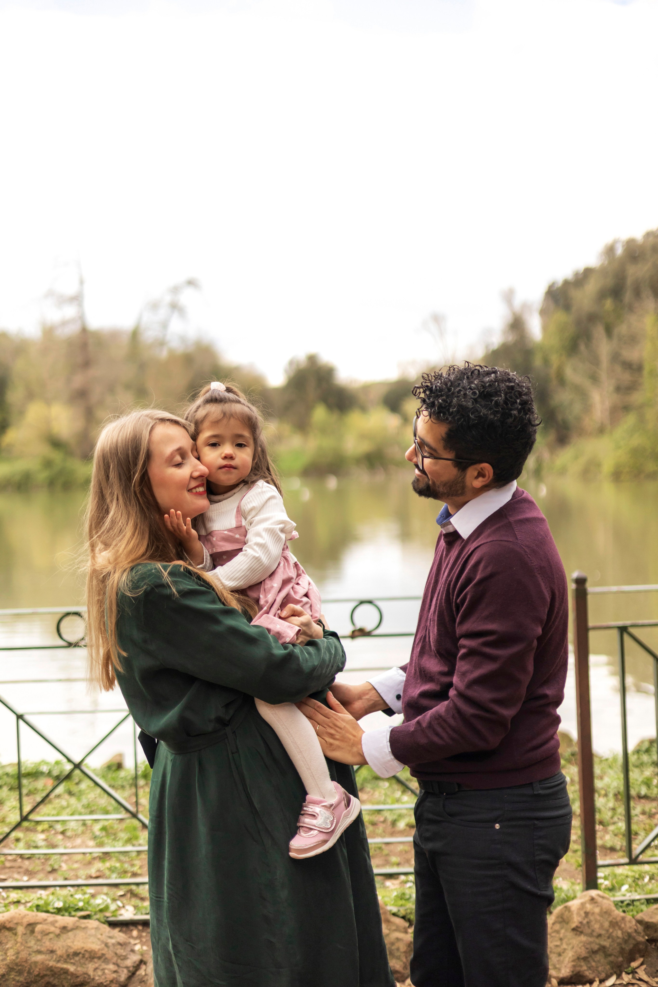 FAMILY. Hi! My name is Irena, and I’m a professional photographer specializing in family photography, love stories, and individual photoshoots