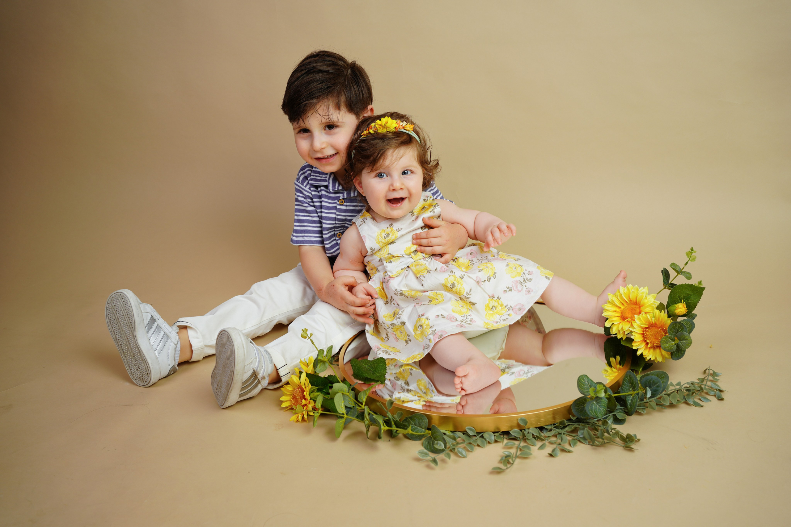 Liyana ½ Jahr. Neugeborenenfotografin und Retoucher in Augsburg Nastassia Schneider