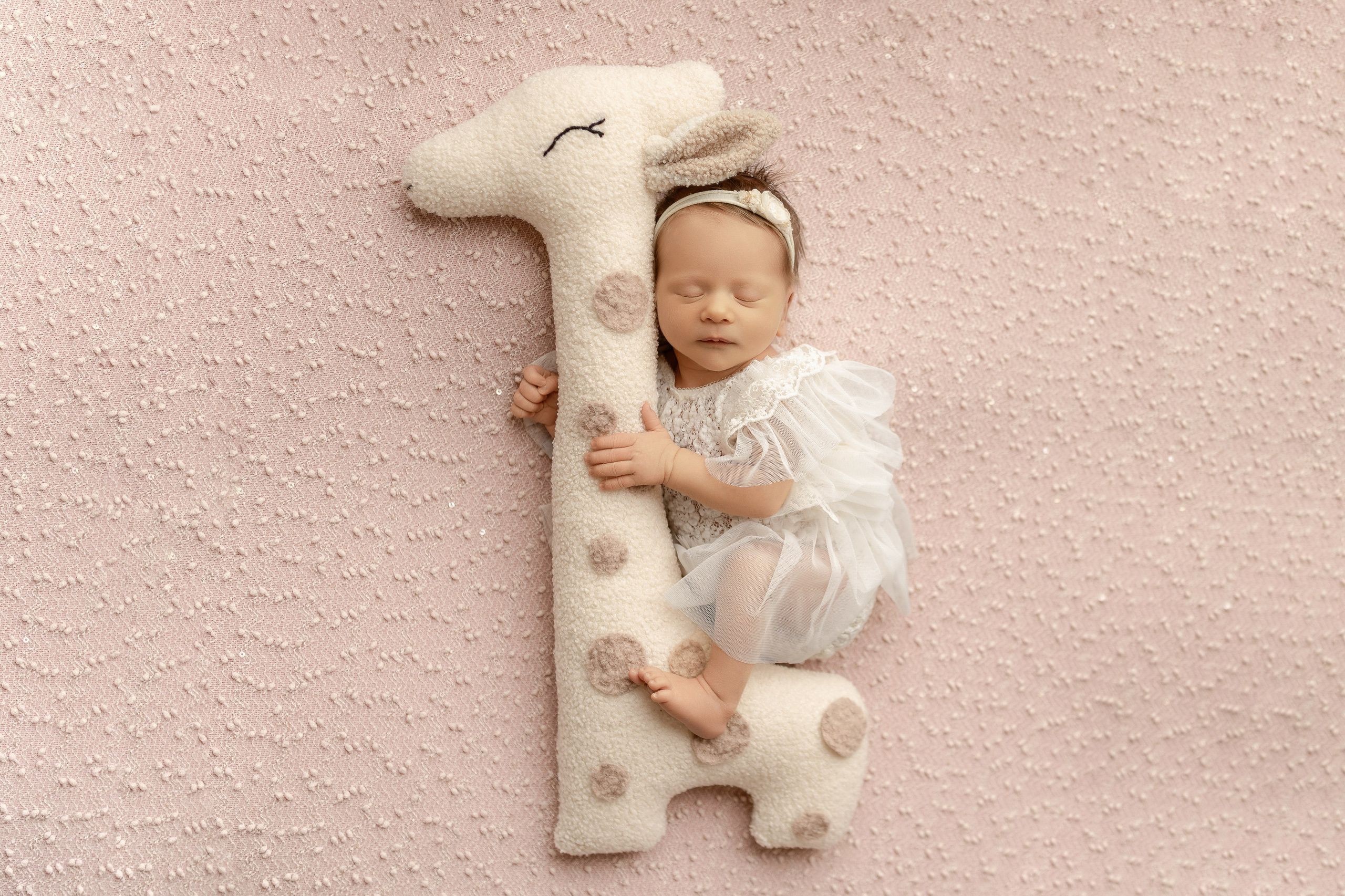 Esu Aleksandra naujagimių ir kudikių fotografė iš Vilniaus