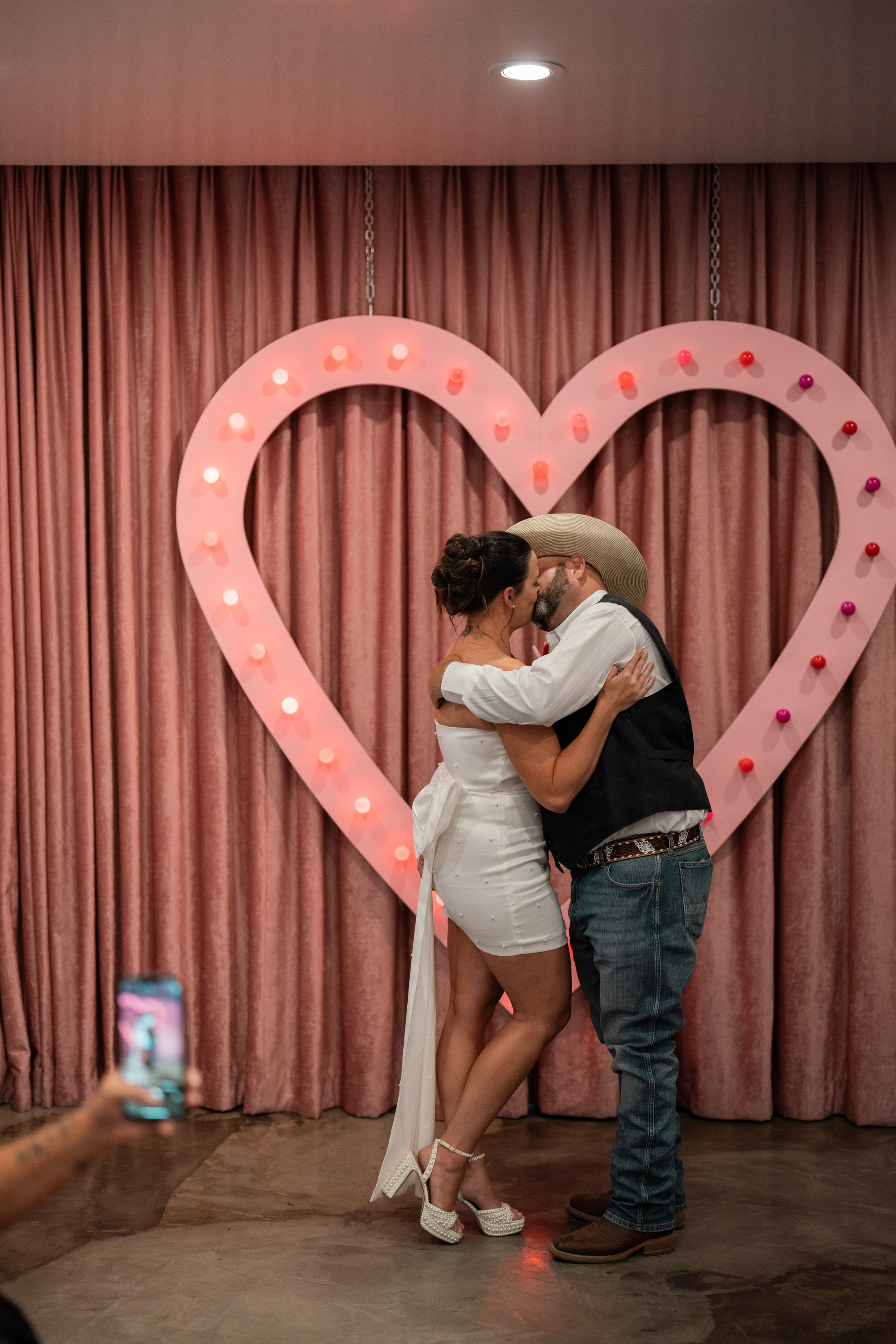 Jaye&Richie. Wedding & elopement photographer Viktoriya Kravtsov. Las Vegas