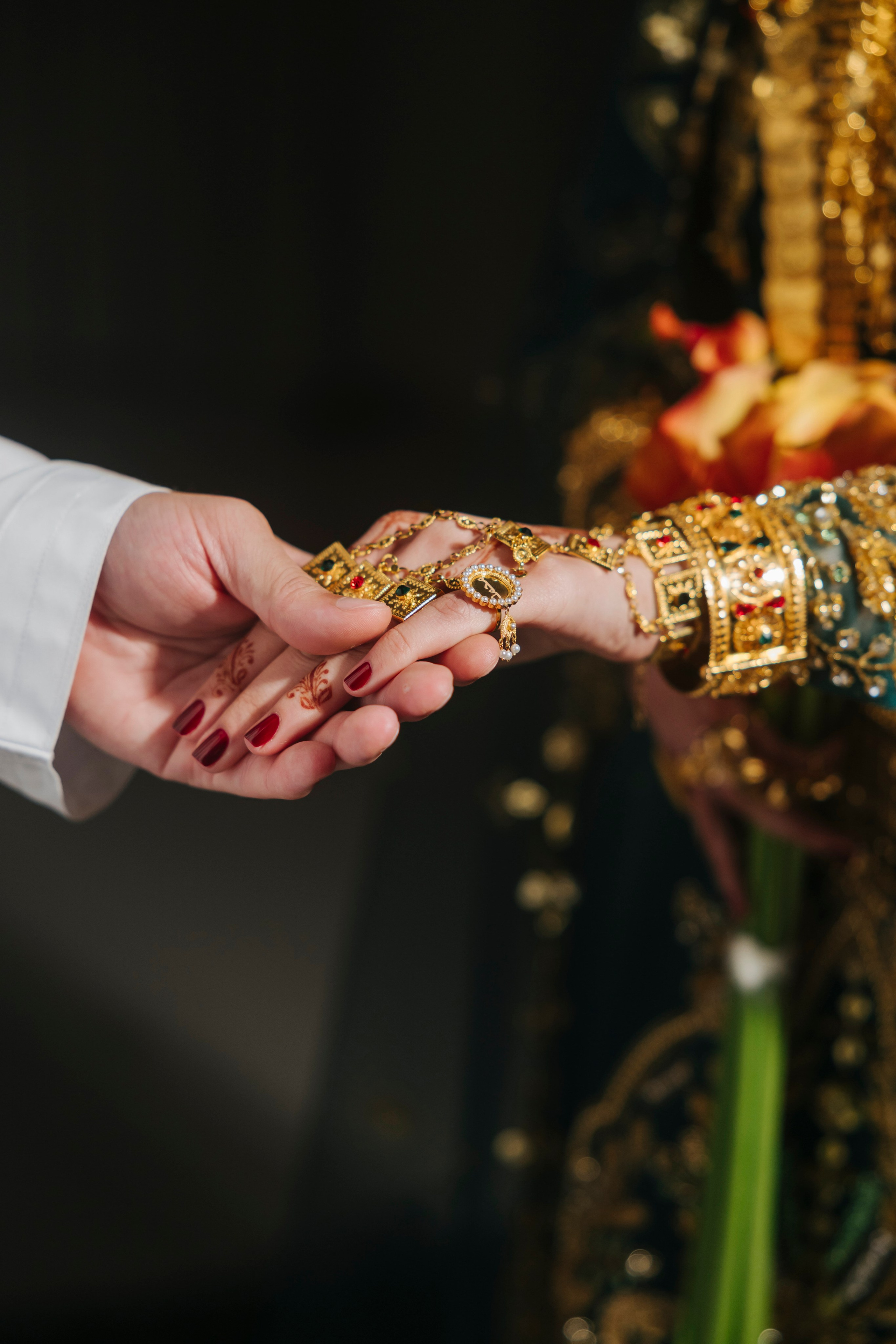 Meera Henna. Wedding, Maternity & Family Photographer in Dubai, UAE & Worldwide