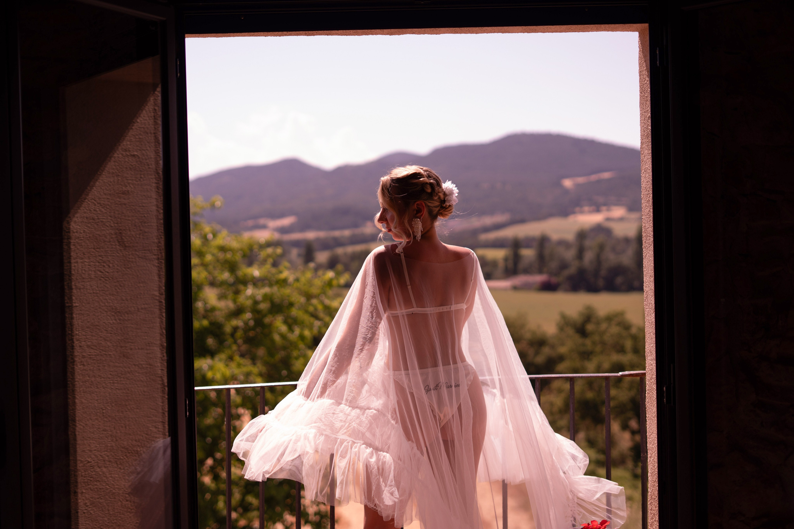 Callate y besame. Film and photography for weddings and brands in Barcelona