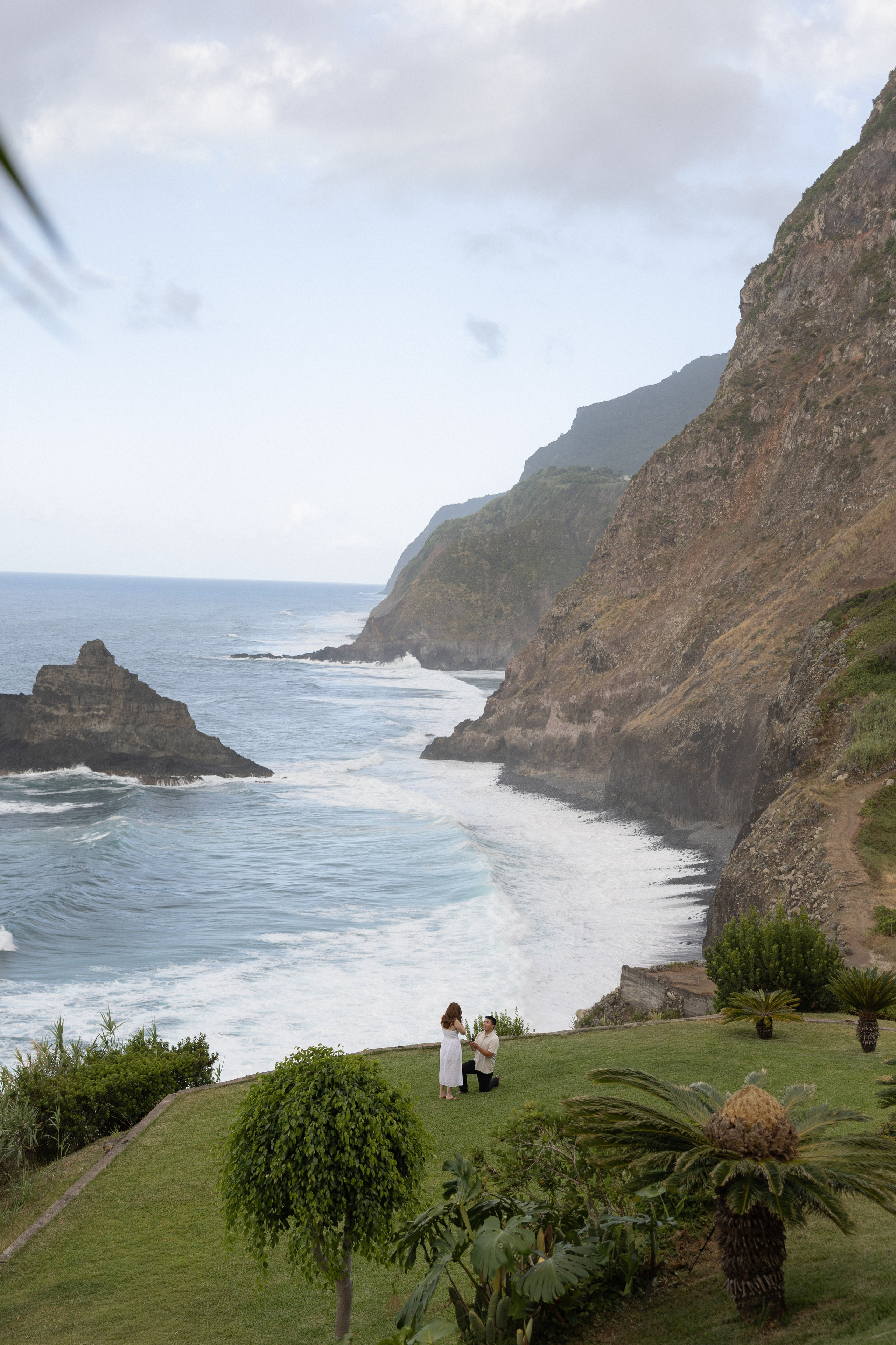 Ecret Proposal at São Cristóvão, Madeira | Surprise Engagement Photographer. Fotógrafa na Madeira para casais, pedidos de casamento, elopements e casamentos íntimos | Tatiana