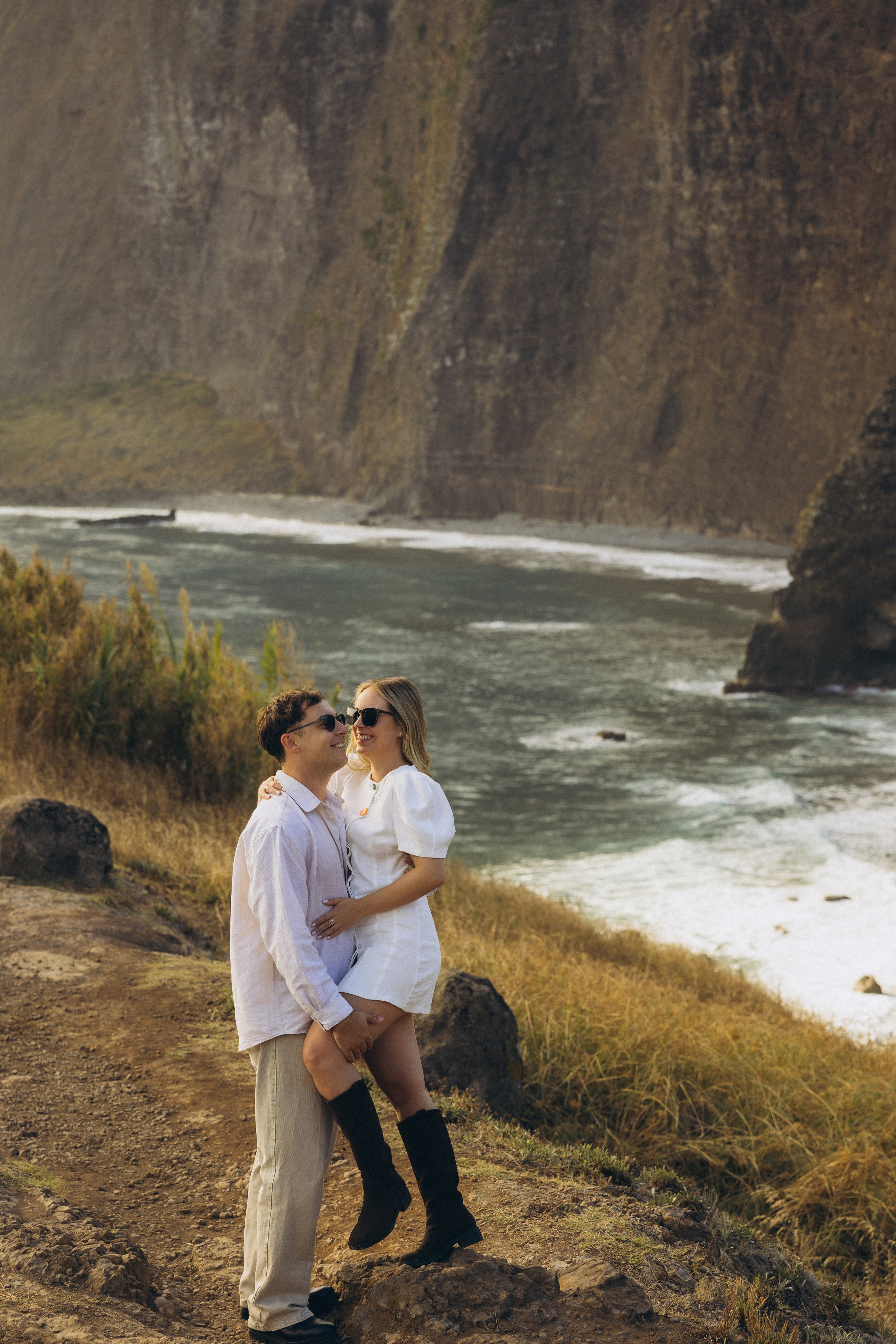 Couple Photoshoot at Miradouro do Guindaste, Madeira | Romantic Photography