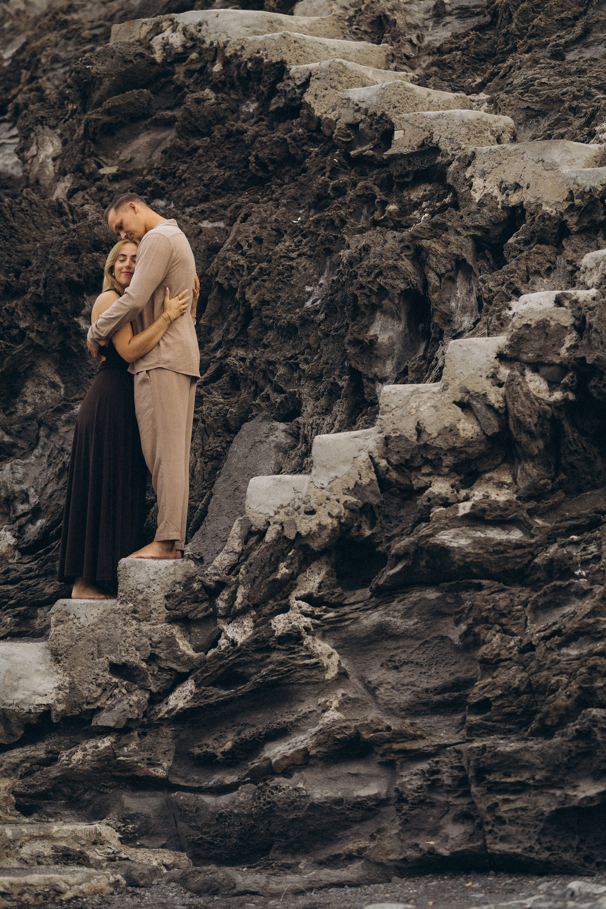 Sunset Couple Photoshoot at Formosa Beach, Madeira. Fotógrafa na Madeira para casais, pedidos de casamento, elopements e casamentos íntimos | Tatiana