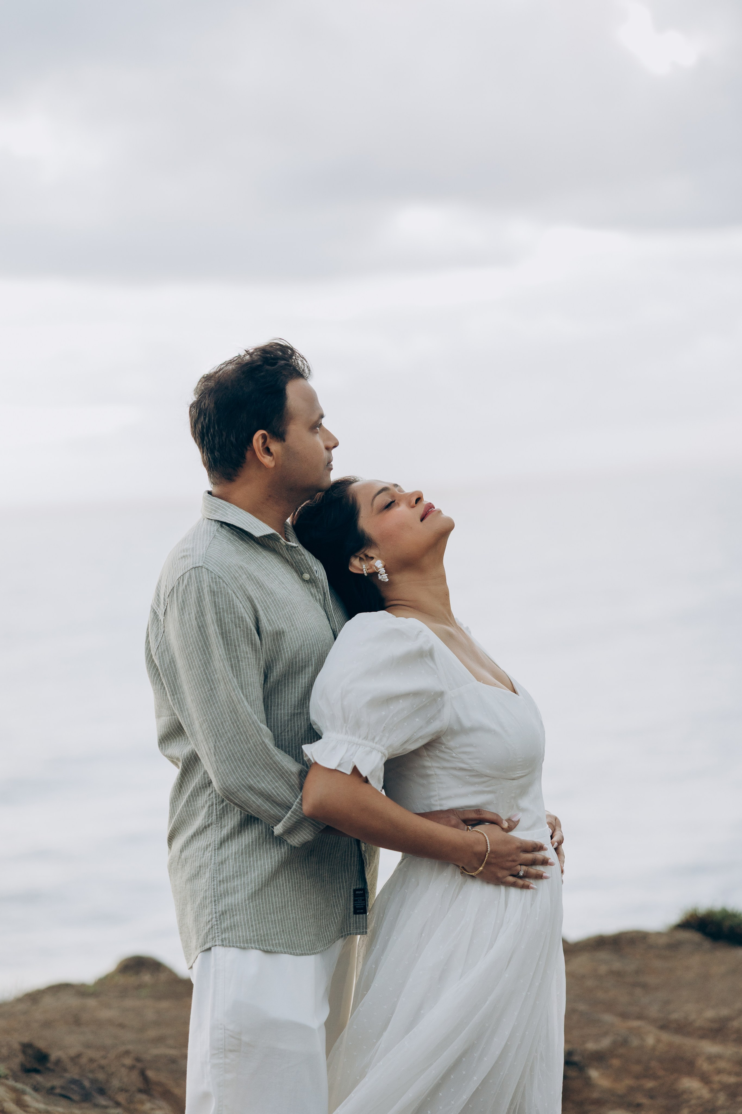 Couple photoshoot at sunrise at Miradouro Guimdaste