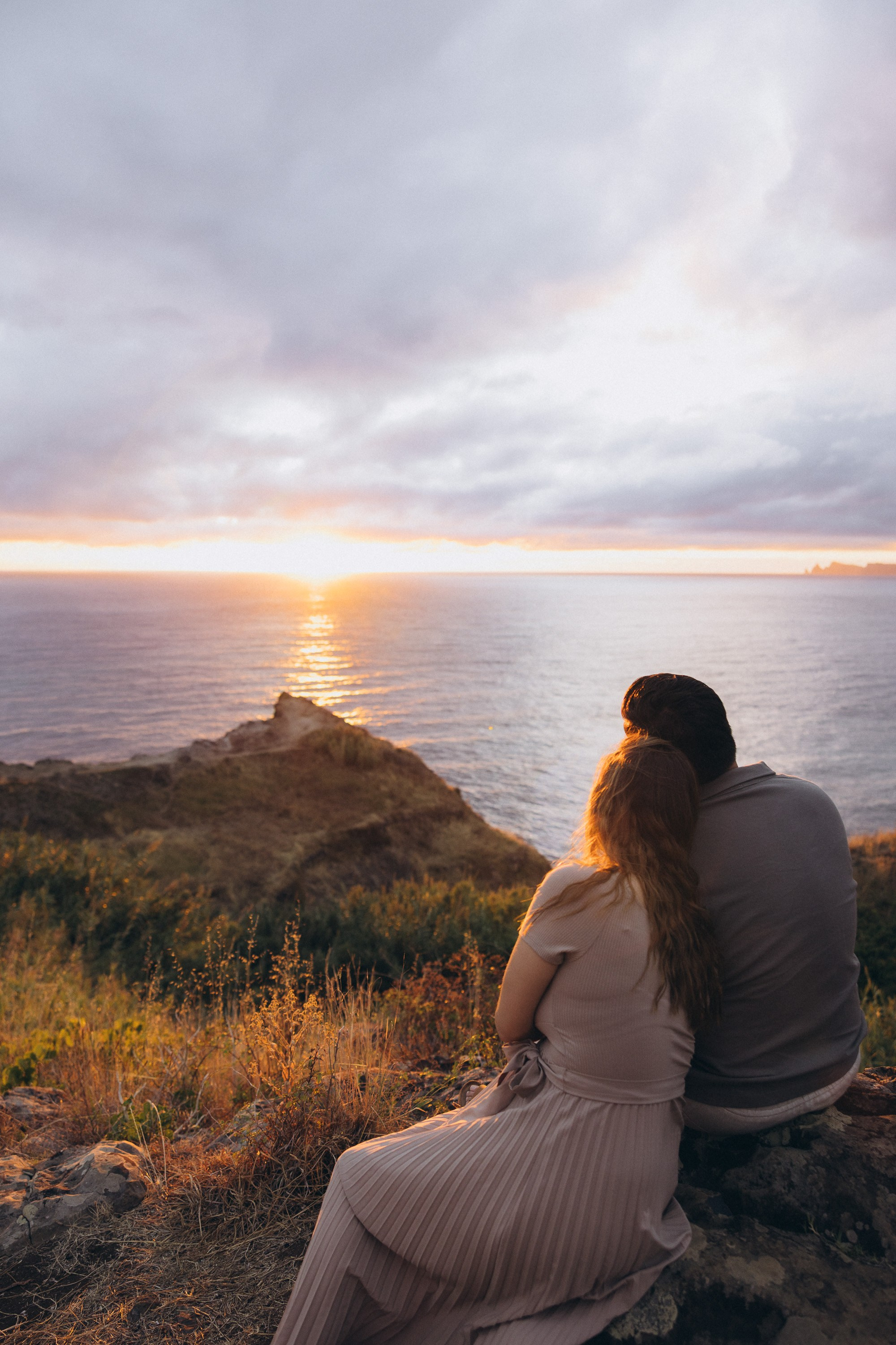 Sunrise Maternity Photoshoot at Miradouro do Guindaste, Madeira | Maternity Photographer