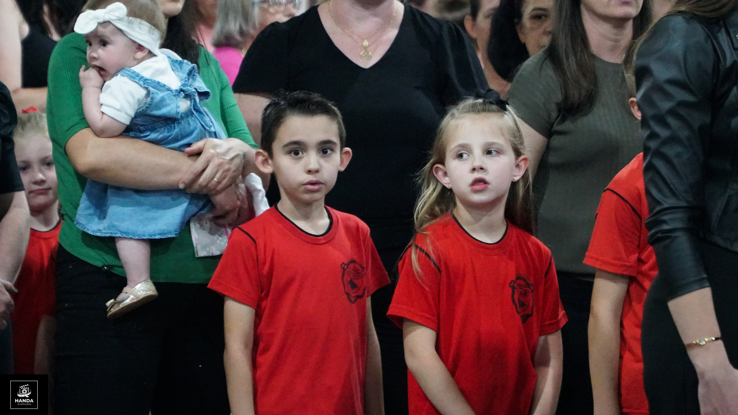 Noite autógrafos colégio Aurélio Buarque de Holanda. Handa Produções