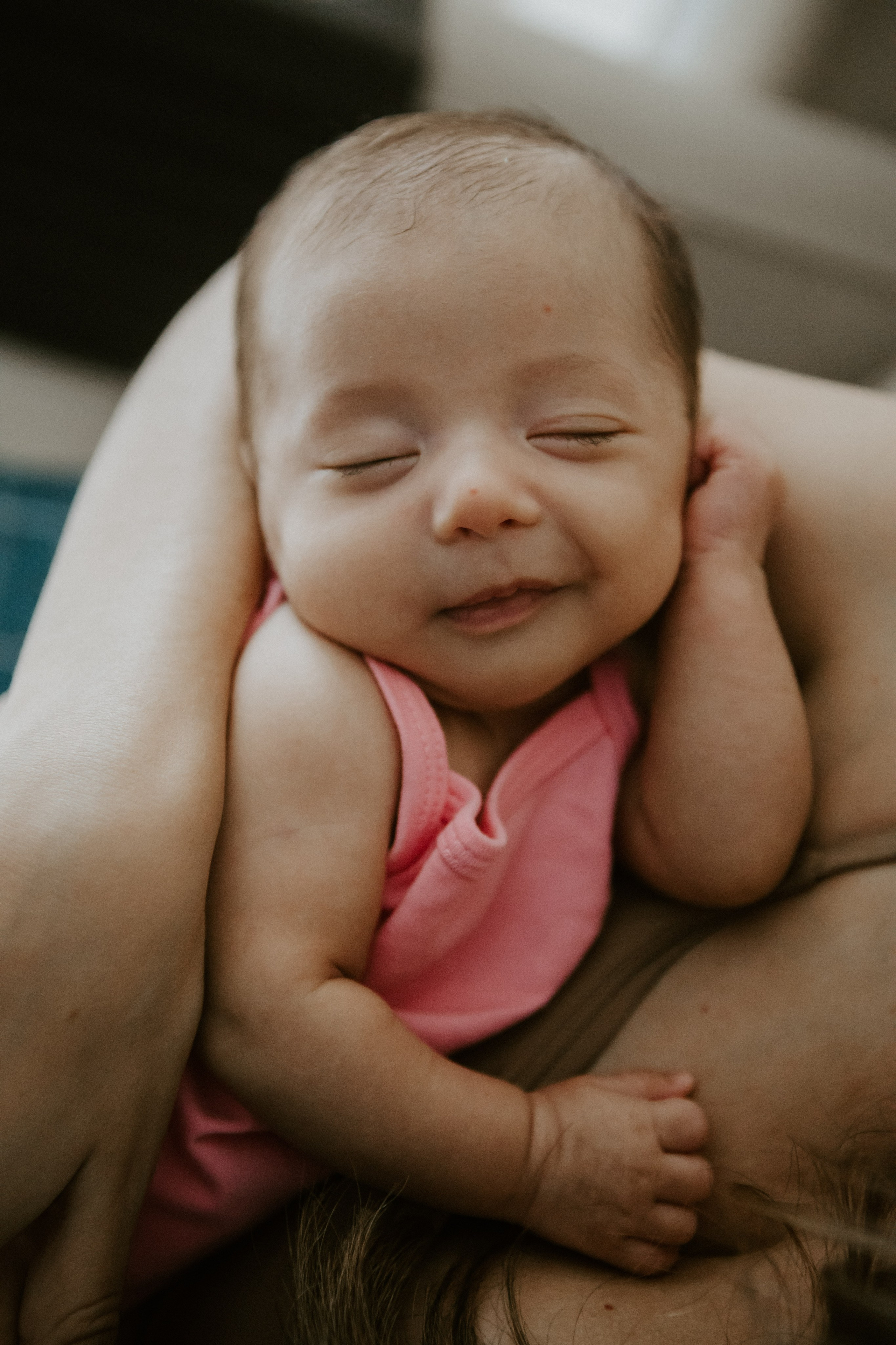 Bebê em casa. Fotógrafa de família