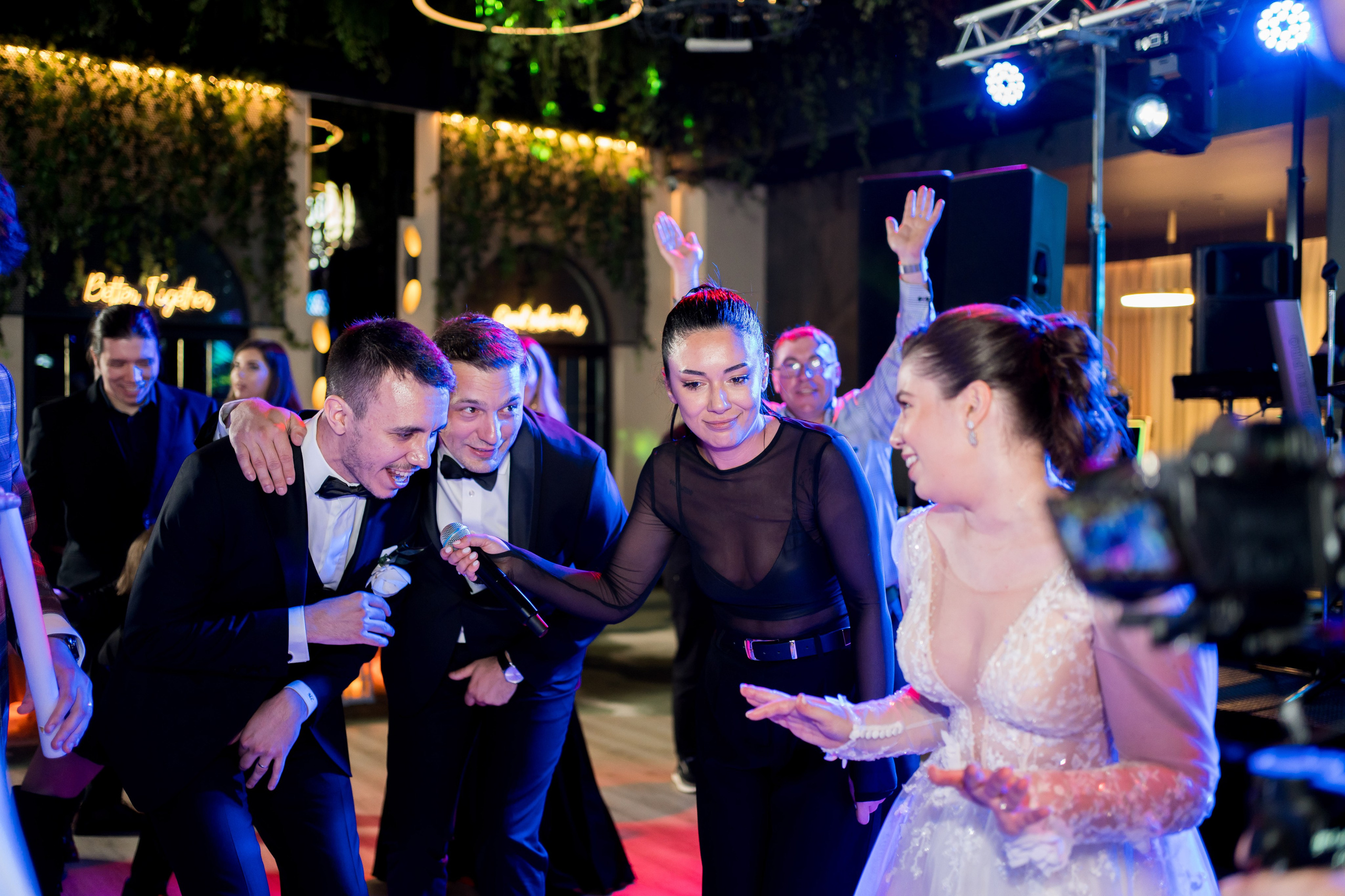 PARTY. Gabriel Florea — Fotograf nuntă București