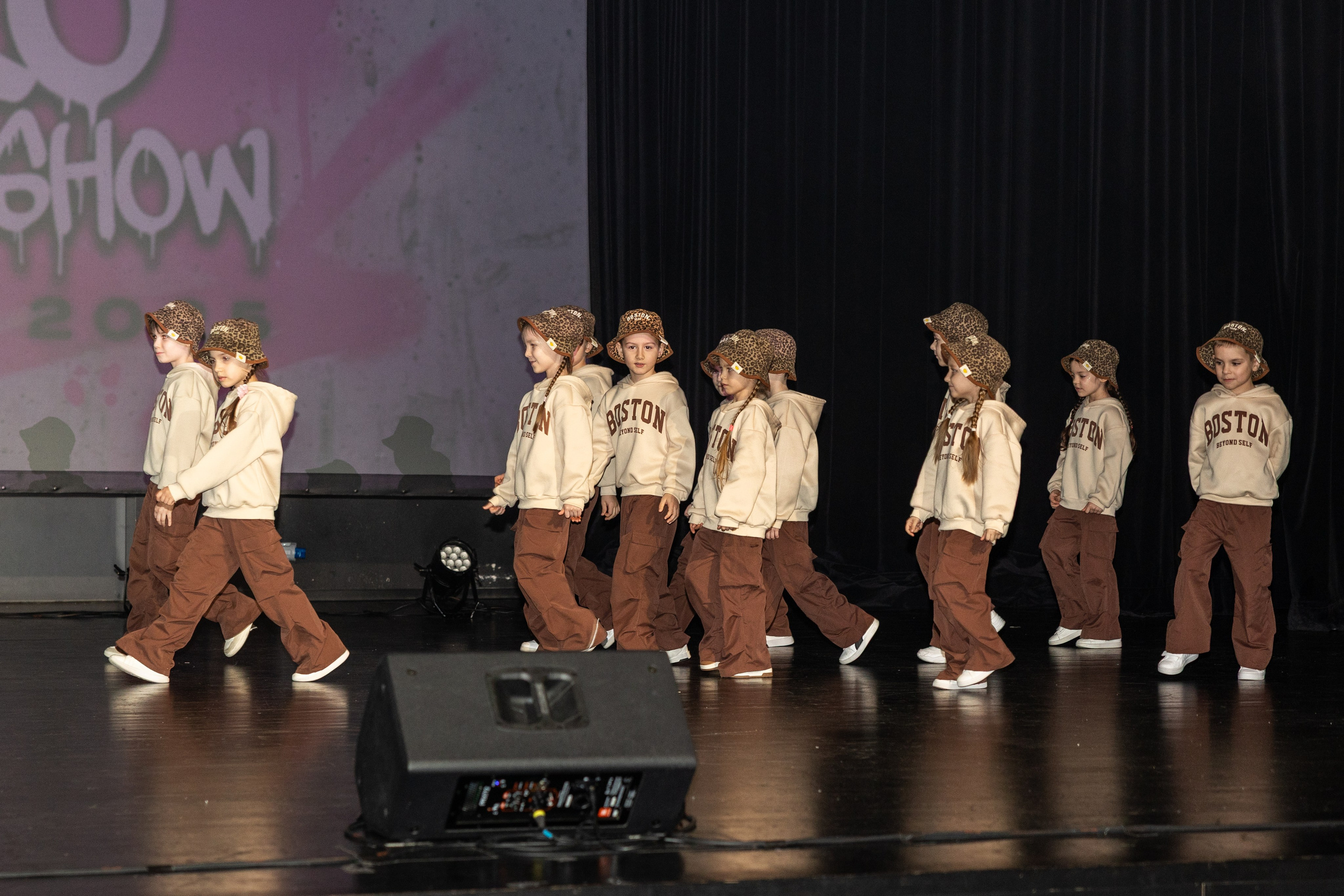 LEO DANCE SHOW WINTER 2025. Семейный и детский фотограф в Варшаве Мила Бобровская