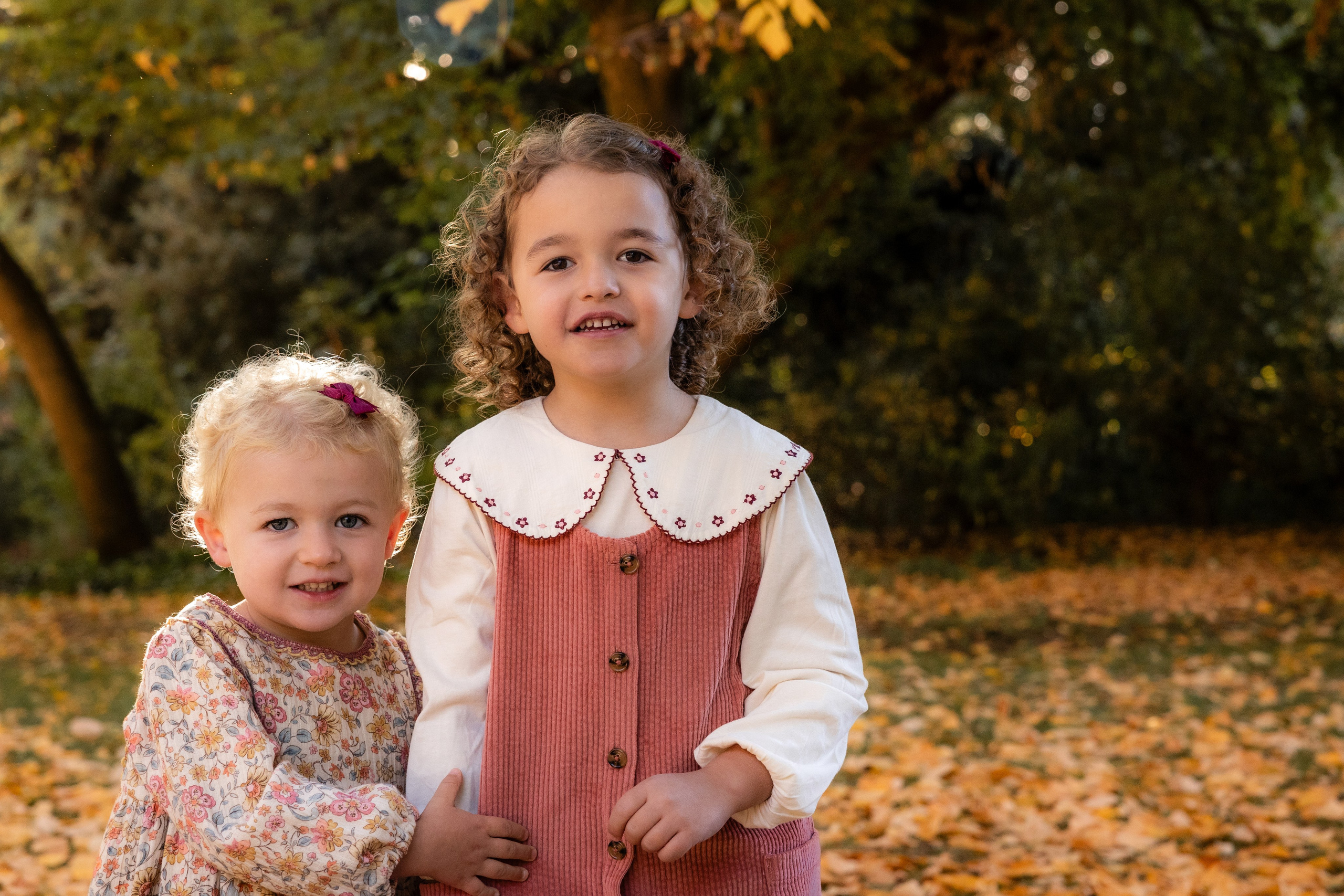 Autumn Family photoshoot in Toulouse. Jardin des Plantes. Eugénie Smirnova — your photographer in Toulouse and southwest France