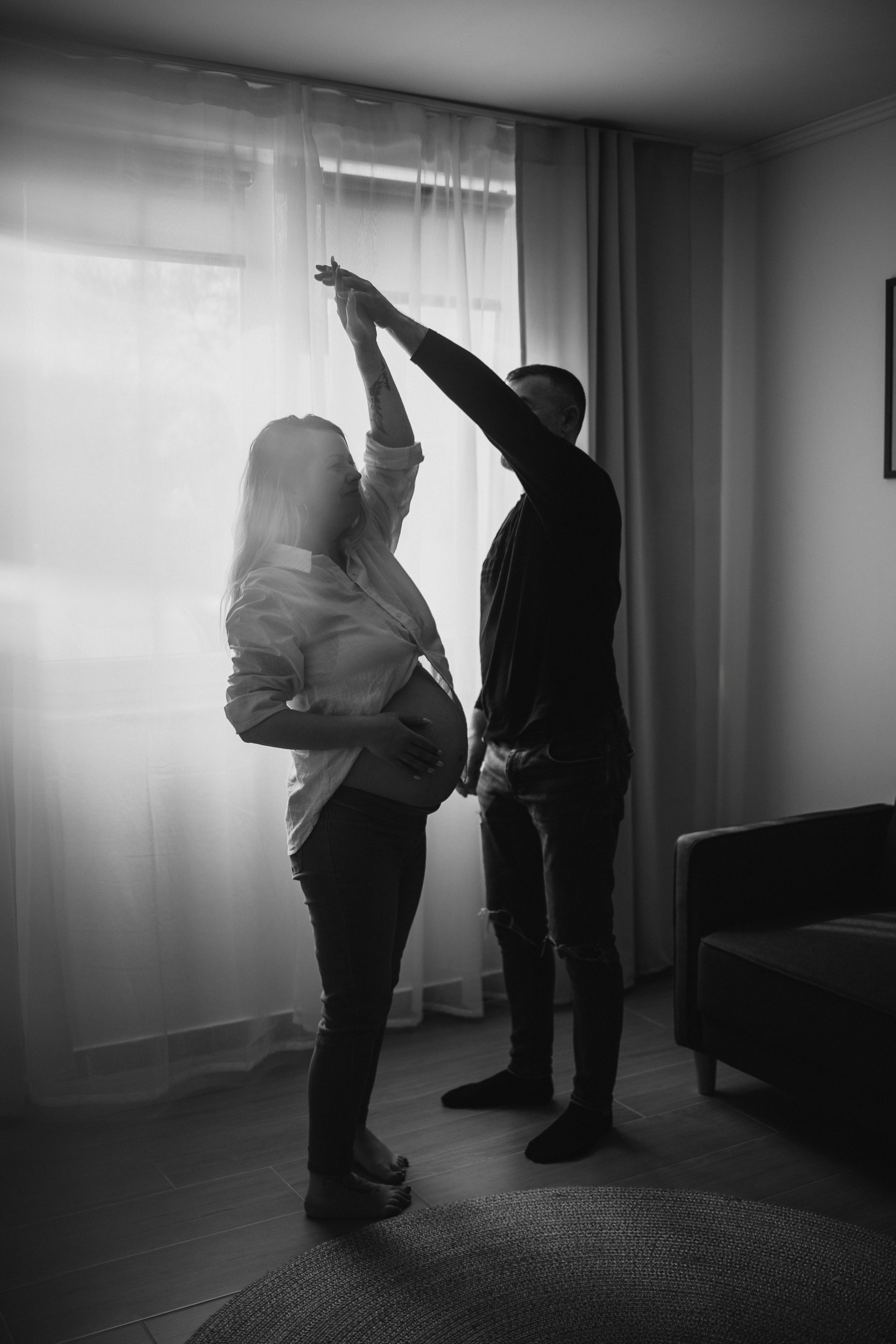 Ședințe foto pentru gravide. Fotograf de familie în Oradea Katsiaryna Ciortan