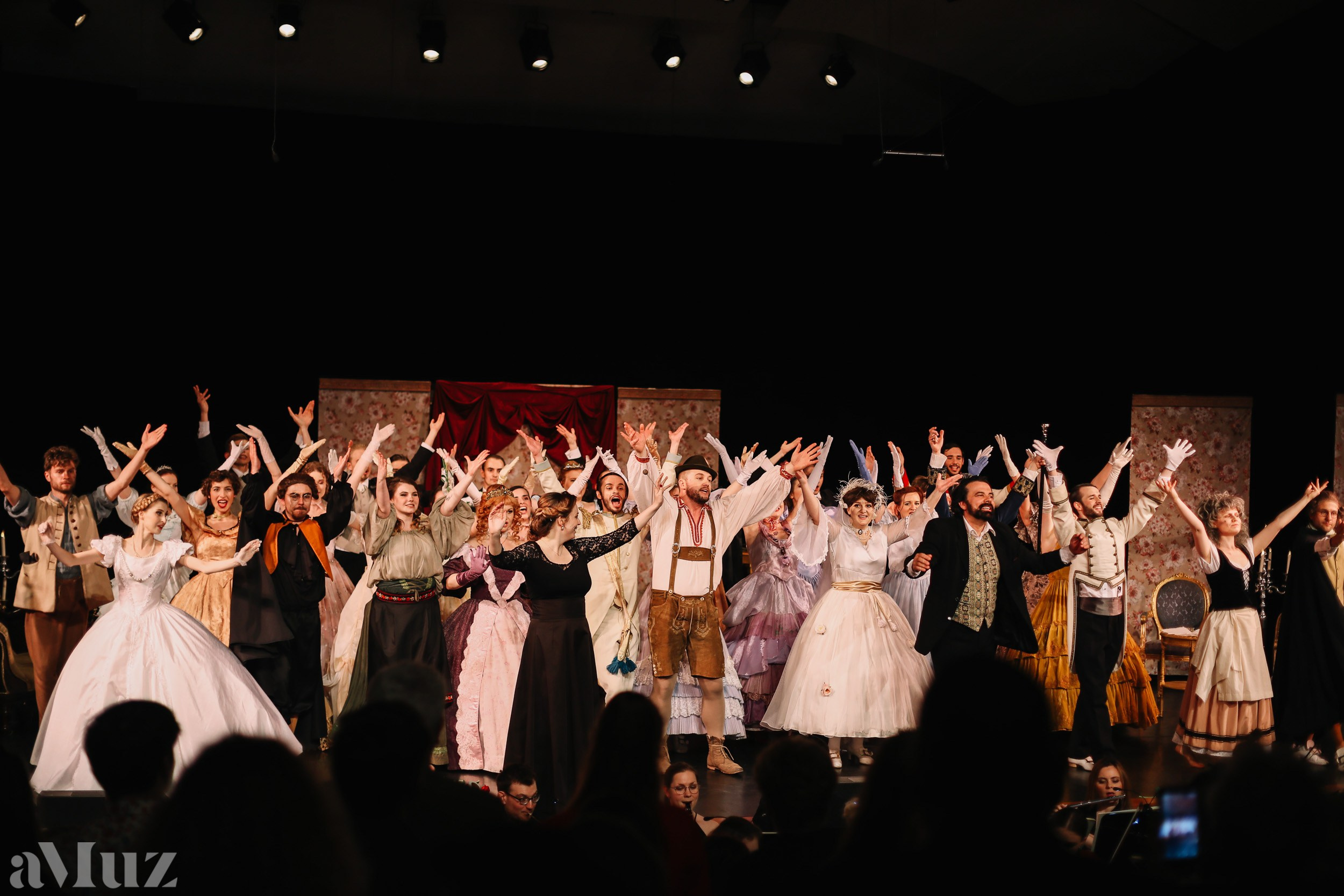 Opera Łąkowa. Fotograf Ślubny Warszawa - Sesje Biznesowe Rodzinne Eventy