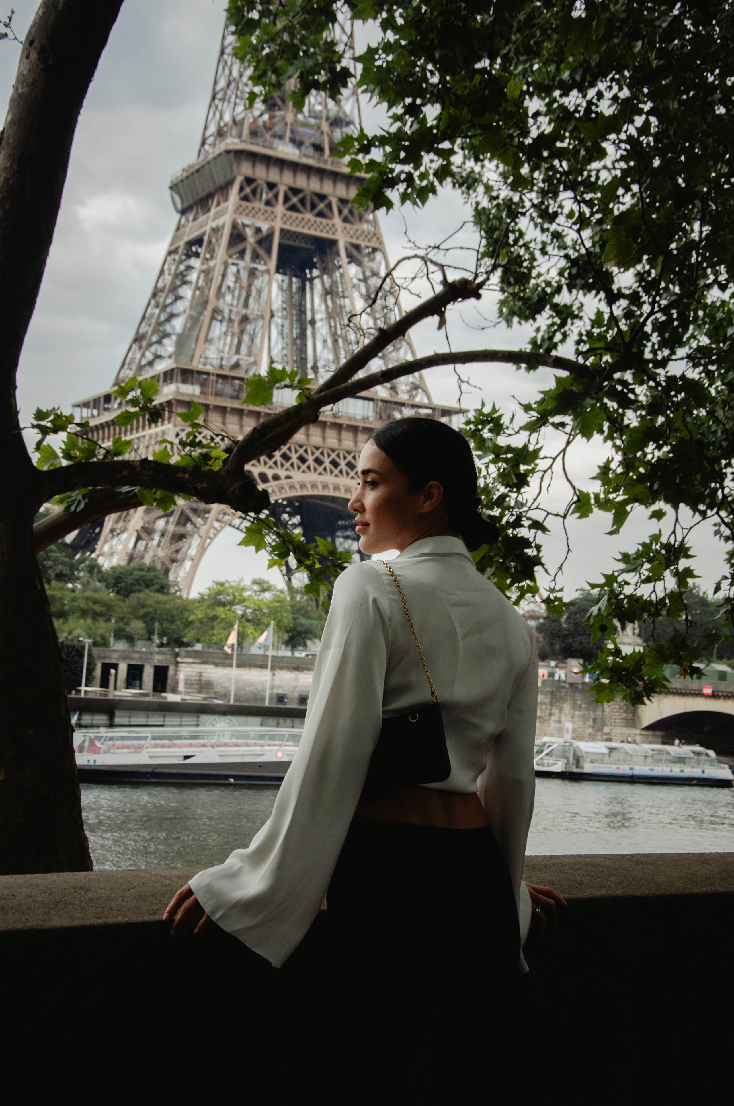 Wedding photoshoot at the Eiffel Tower. Paris photographer — Polina Osipova