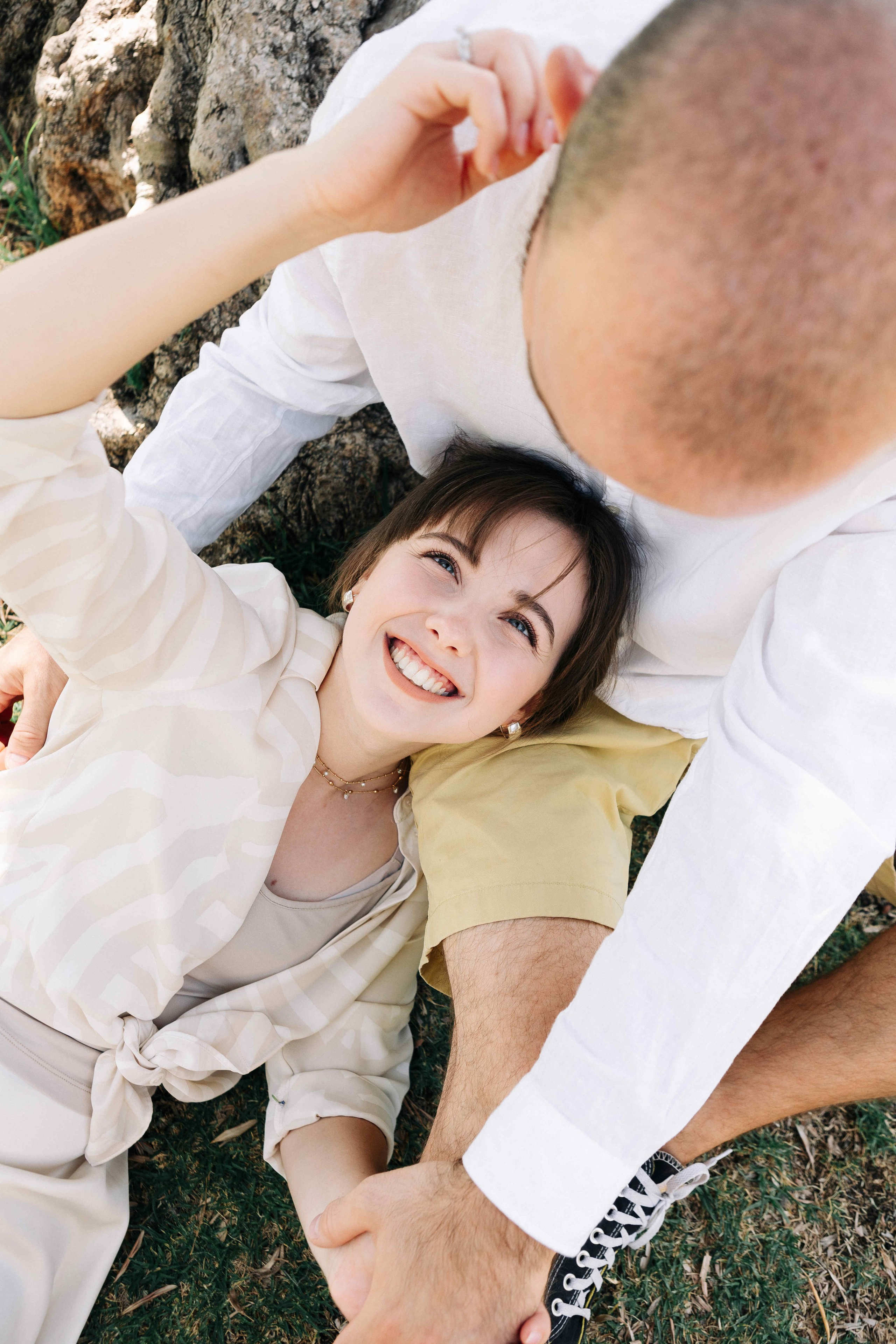 A MONTH AFTER THE WEDDING (morning). PHOTOGRAPHER IN ISRAEL