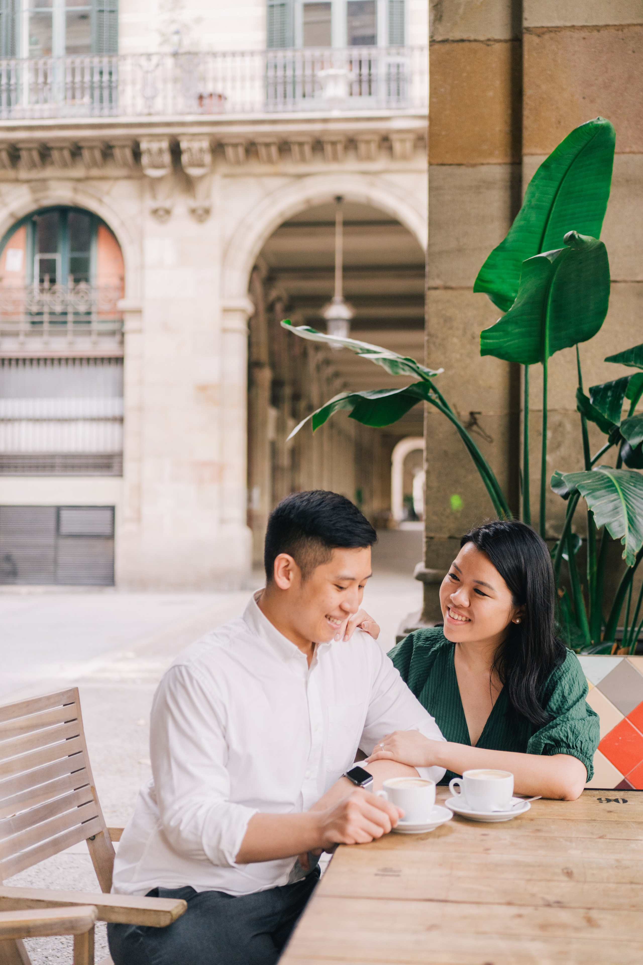 LoveStory in Gothic Quarter. Photographer Kristina Dorina