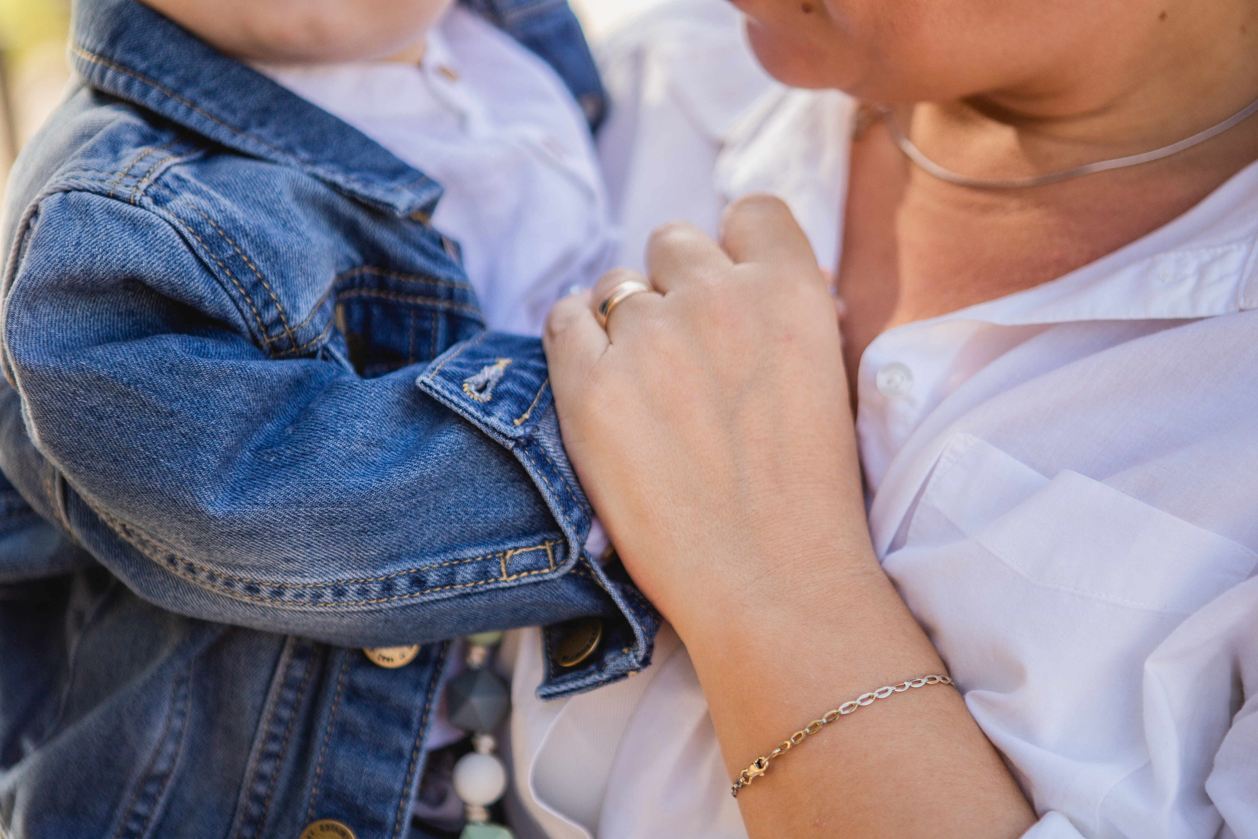AT THE WALLS OF THE OLD CITY. PHOTOGRAPHER IN ISRAEL
