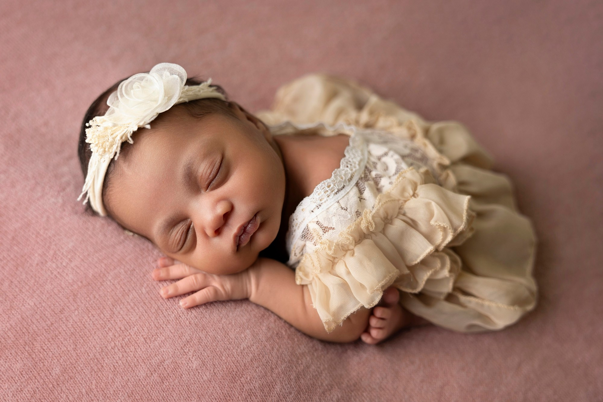 Newborn photos. Newborn photographer in Tampa Bay Area, FL