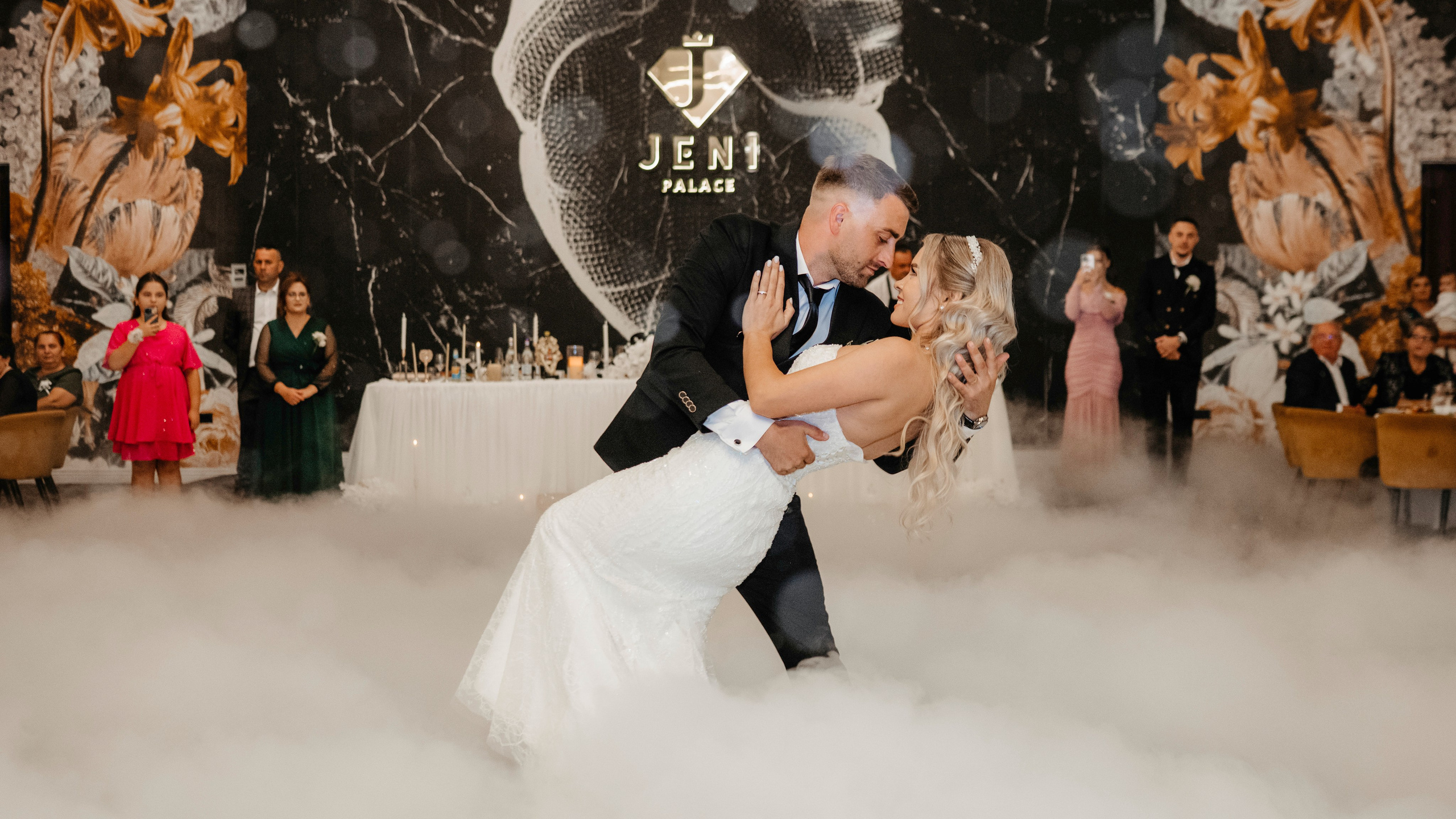 🤎 D a n i e l & S i m o n a - Wedding Day Preview. Wedding & Family Photographer