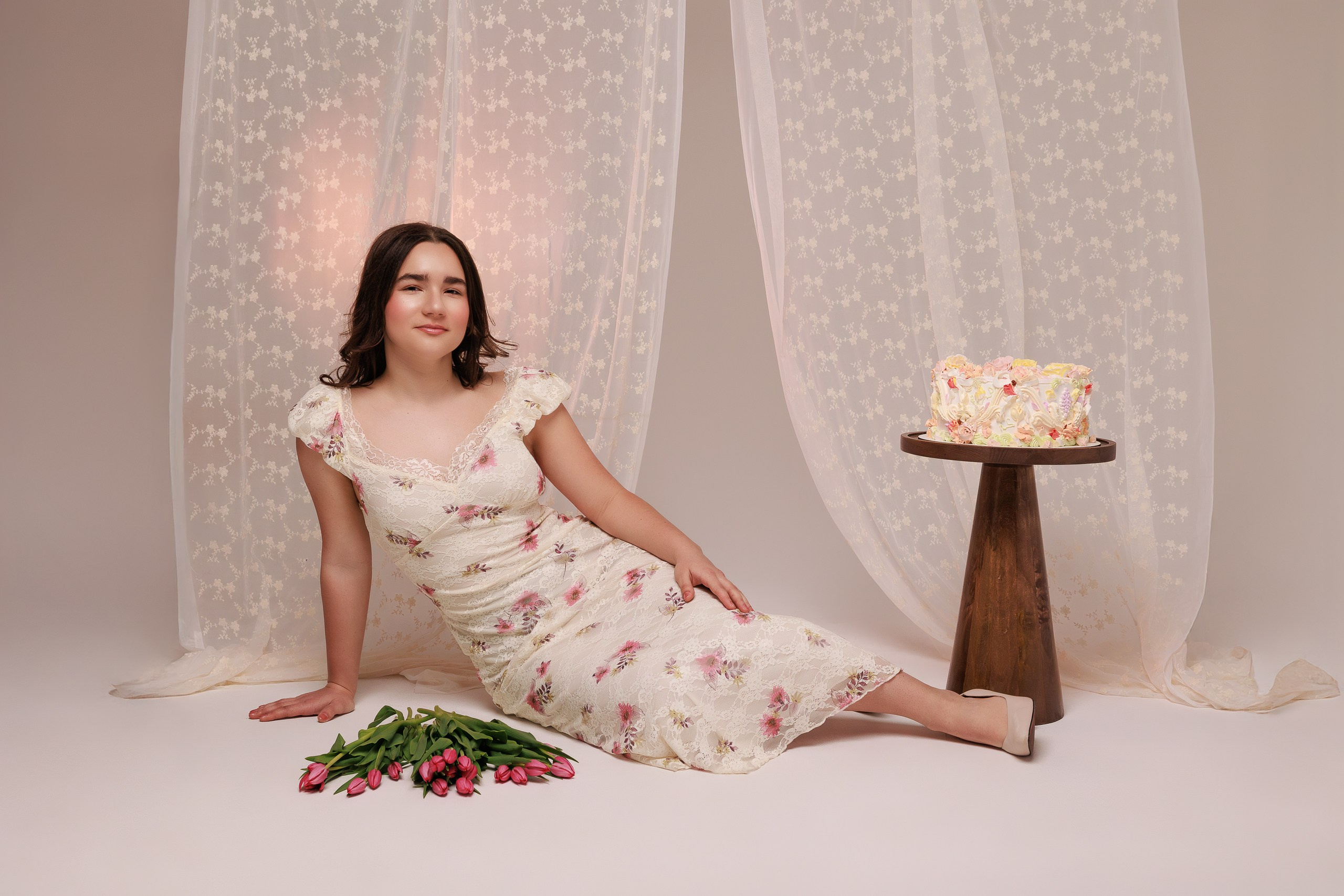 GLORIA Sweet 16. I am a portrait photographer, creating portraits at all stages of your life! Welcome to my studio place in Westmount, Quebec