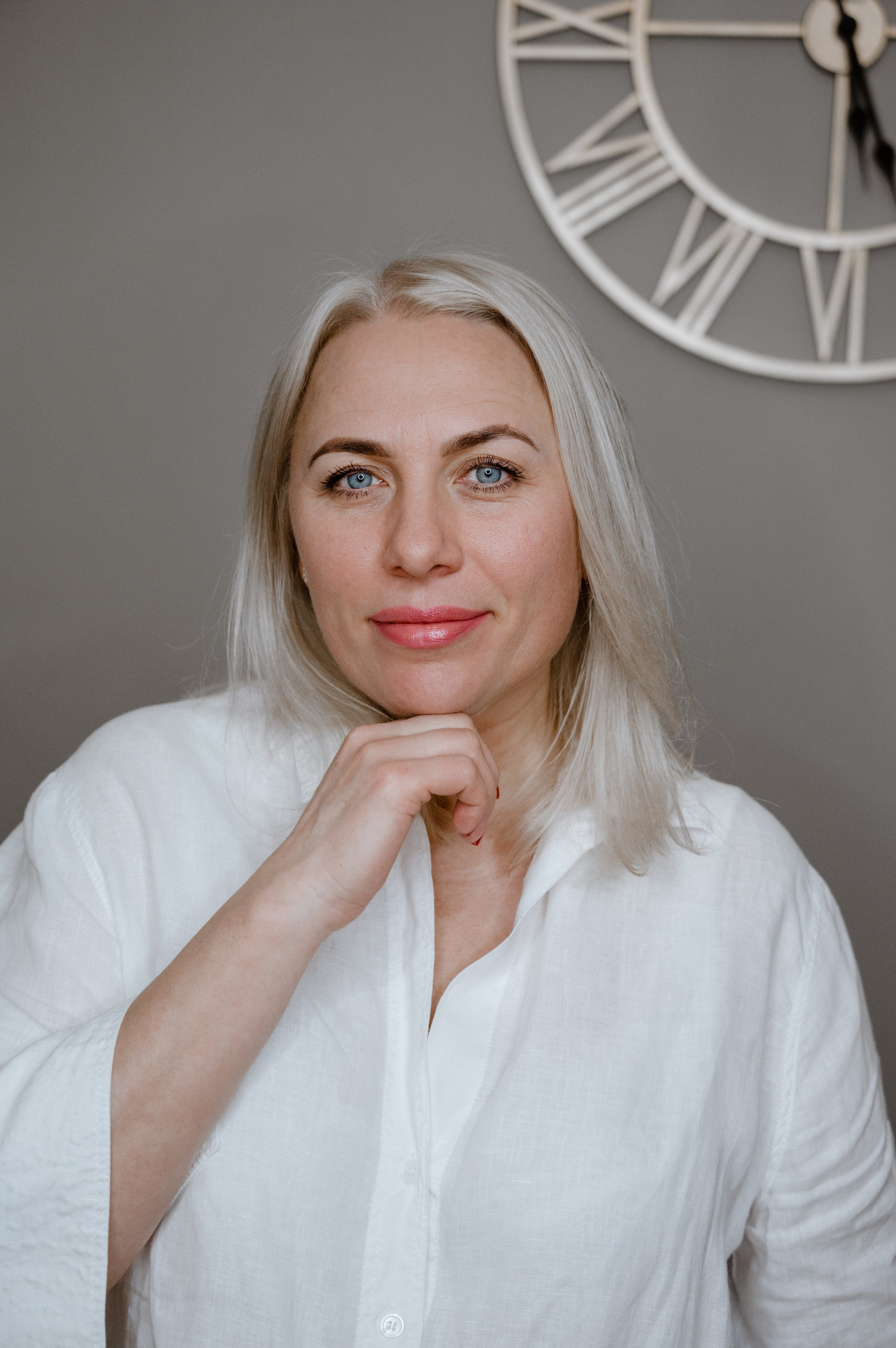 Astudio beauty studio in Prague. ANNA-MARIA PHOTO CONTENT CREATOR — фотограф, эстет, художник и визуальный эксперт в Instagram, работающий в Праге