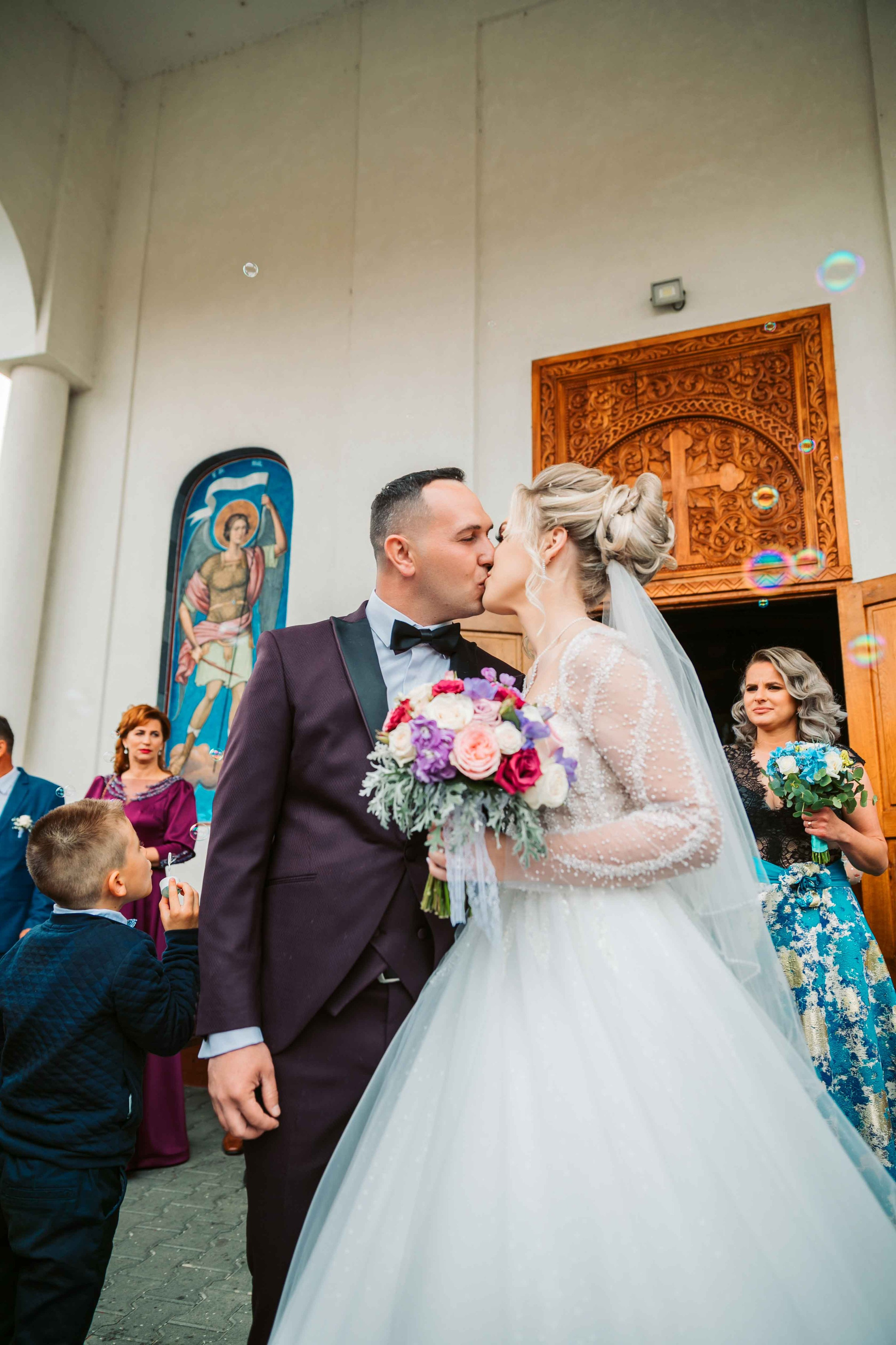 Andreea & Răzvan. Contrast Studio