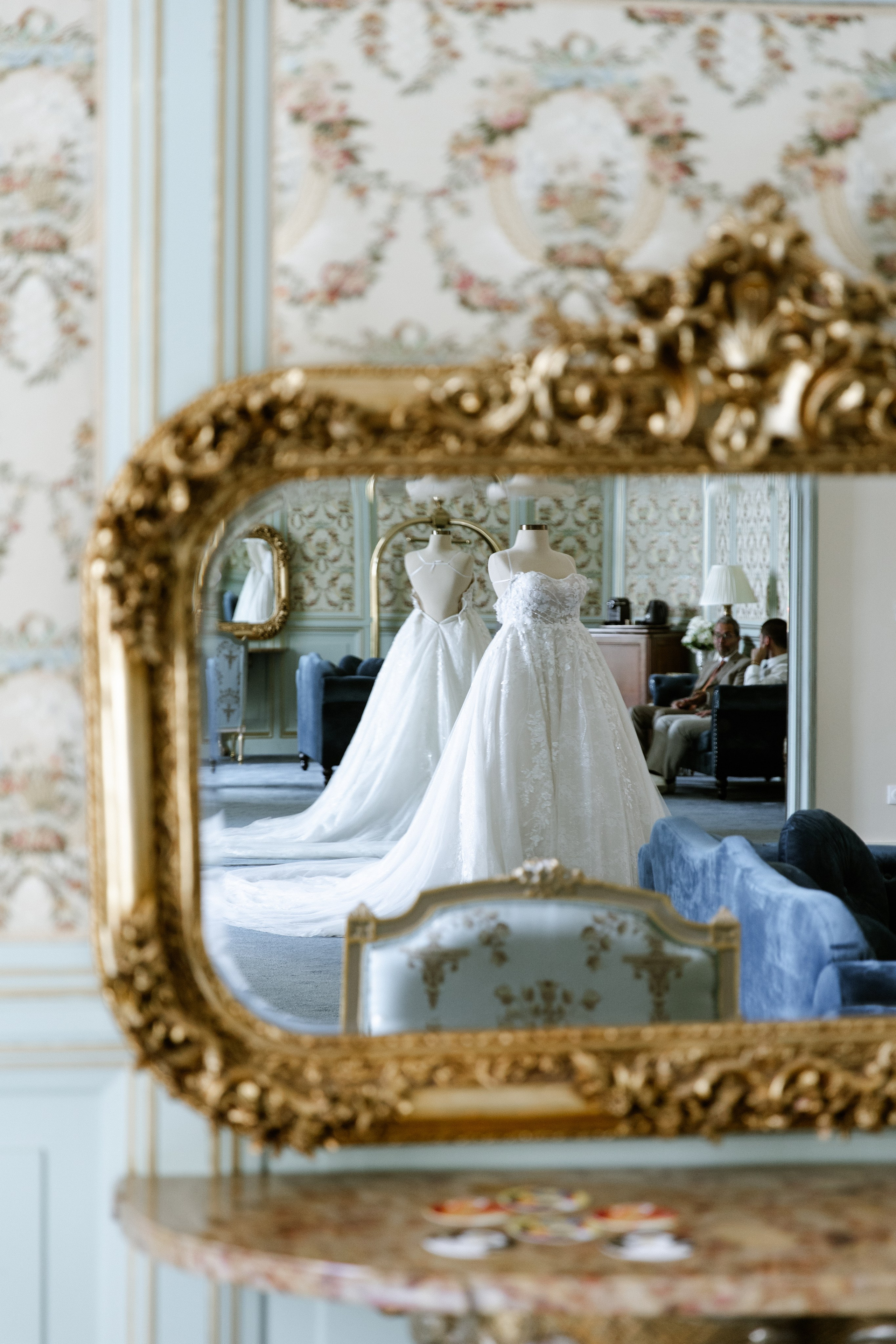 Chloe & Romeo. Photographer in Paris