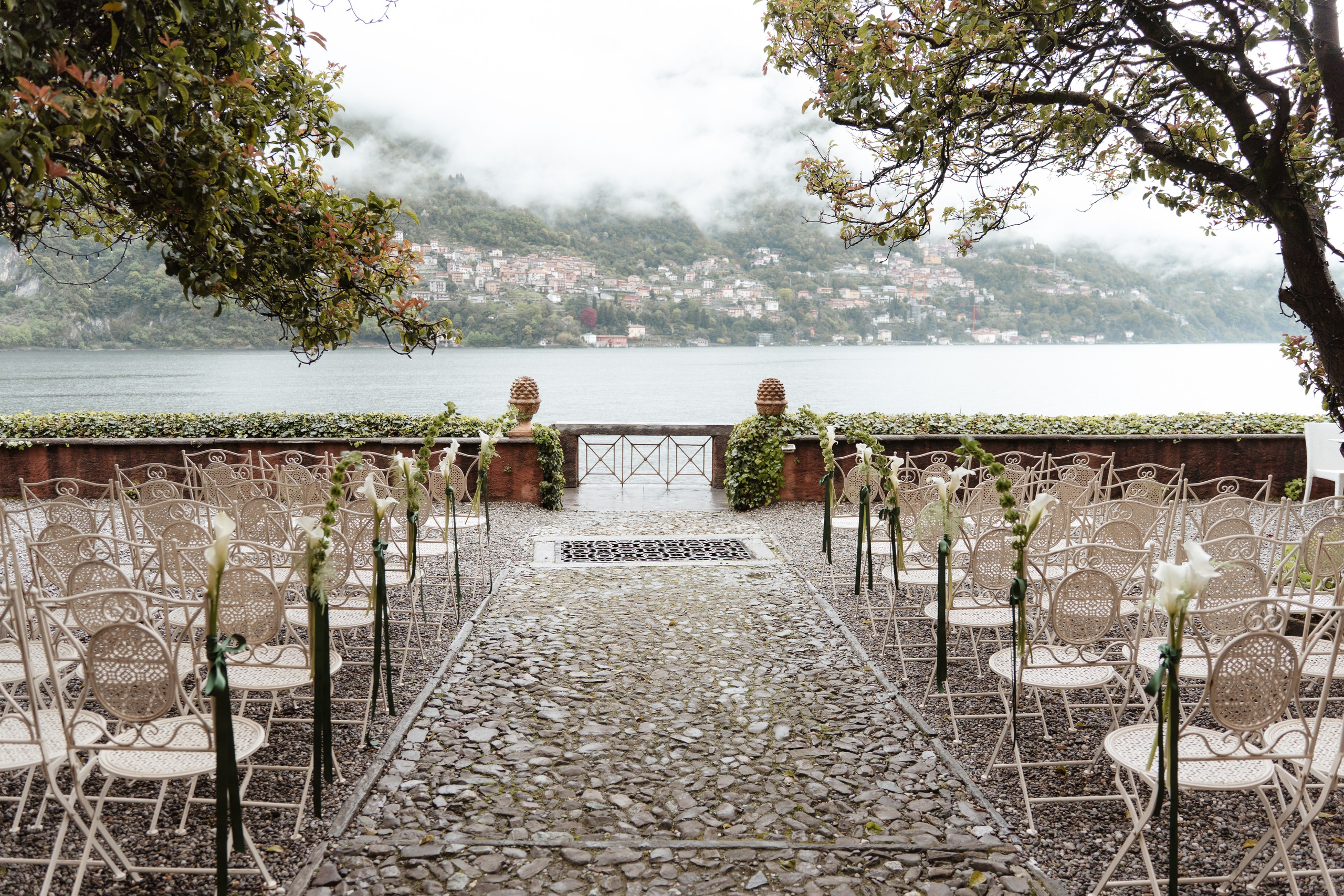BEATRICE AND RAFAELE_LAKE COMO_Villa Regina Teodolinda. PHOTOGRAPHER IN ITALY