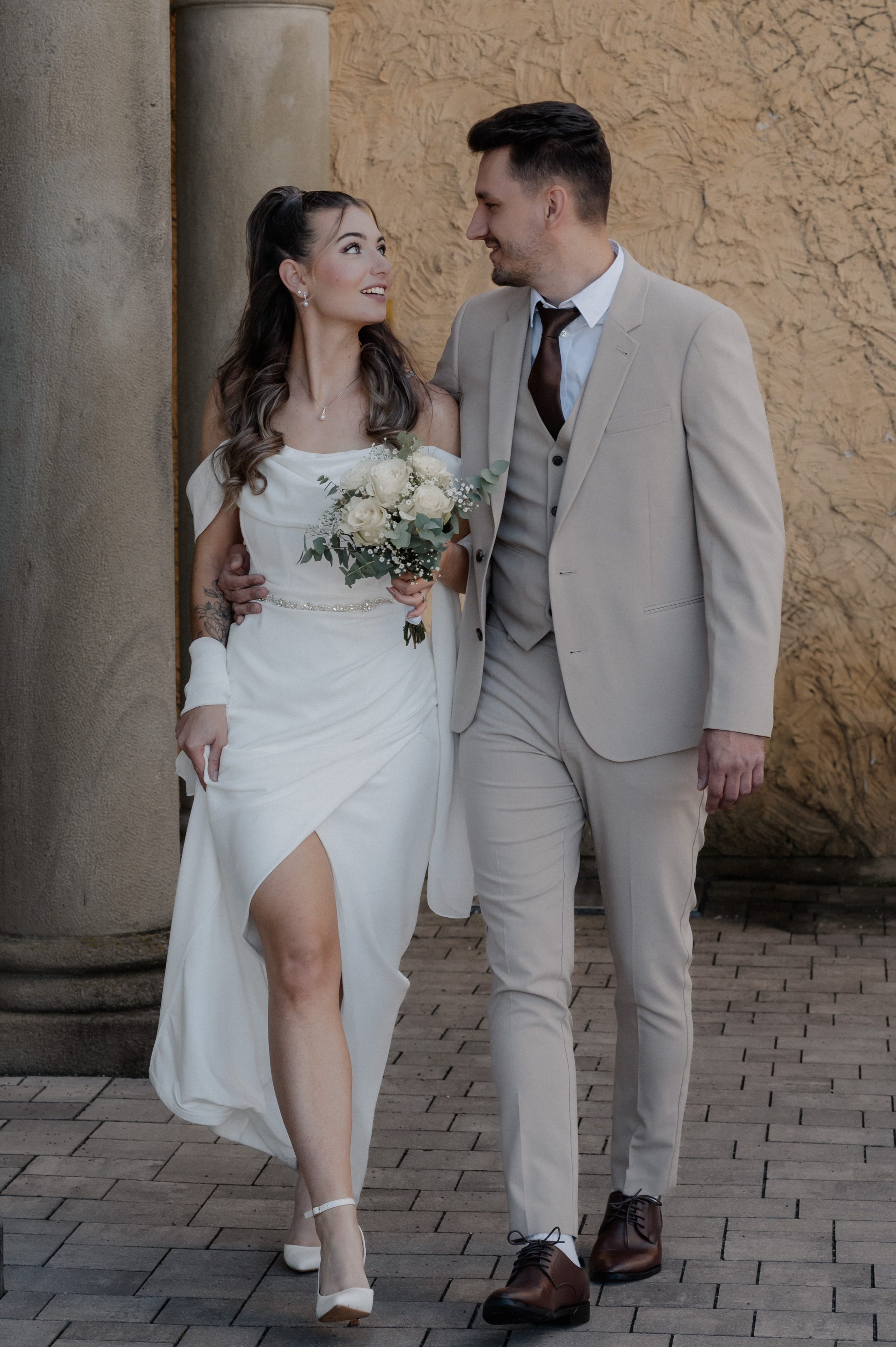 CIVIL WEDDING IN STADTSCHLOSS IN HERRIEDEN. Фотограф в Нюрнберге Ирина Менерт из Ансбаха