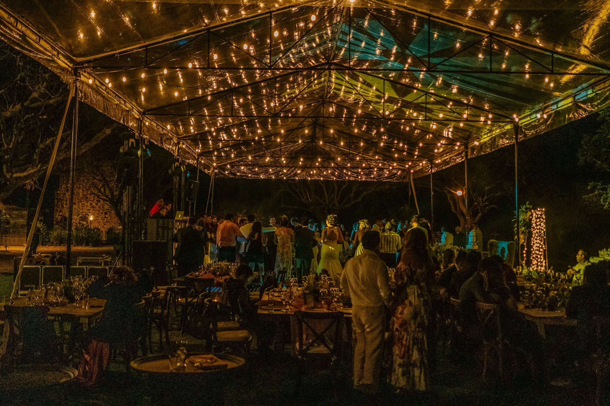 Yenisel & Raul / Tepoztlan. Wedding and family photographer in Mexico City