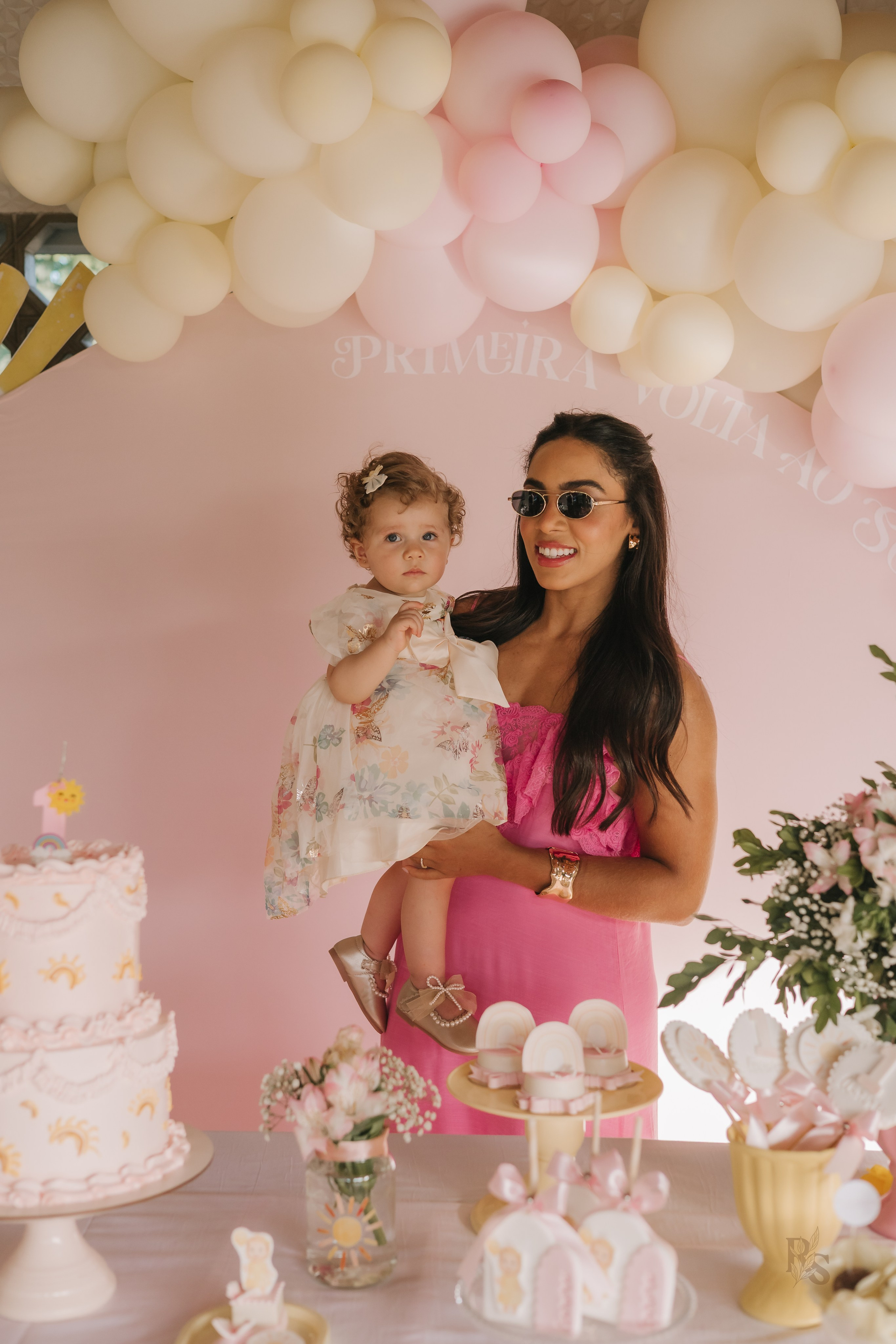 Aurora — 1 ano. Fotógrafo Richard Silvestre — Casamentos na Bahia