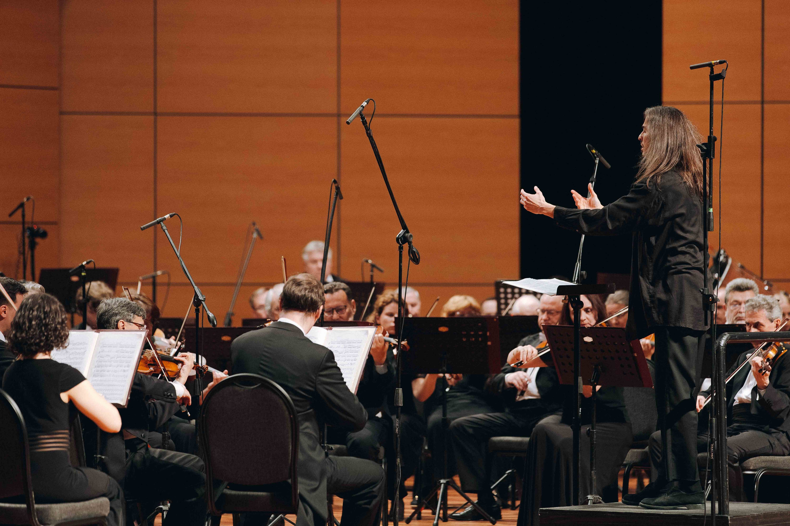 The Tchaikovsky Academic Grand Symphony Orchestra in Istanbul. Wedding&Event photographer Ismail Rzayev in Baku