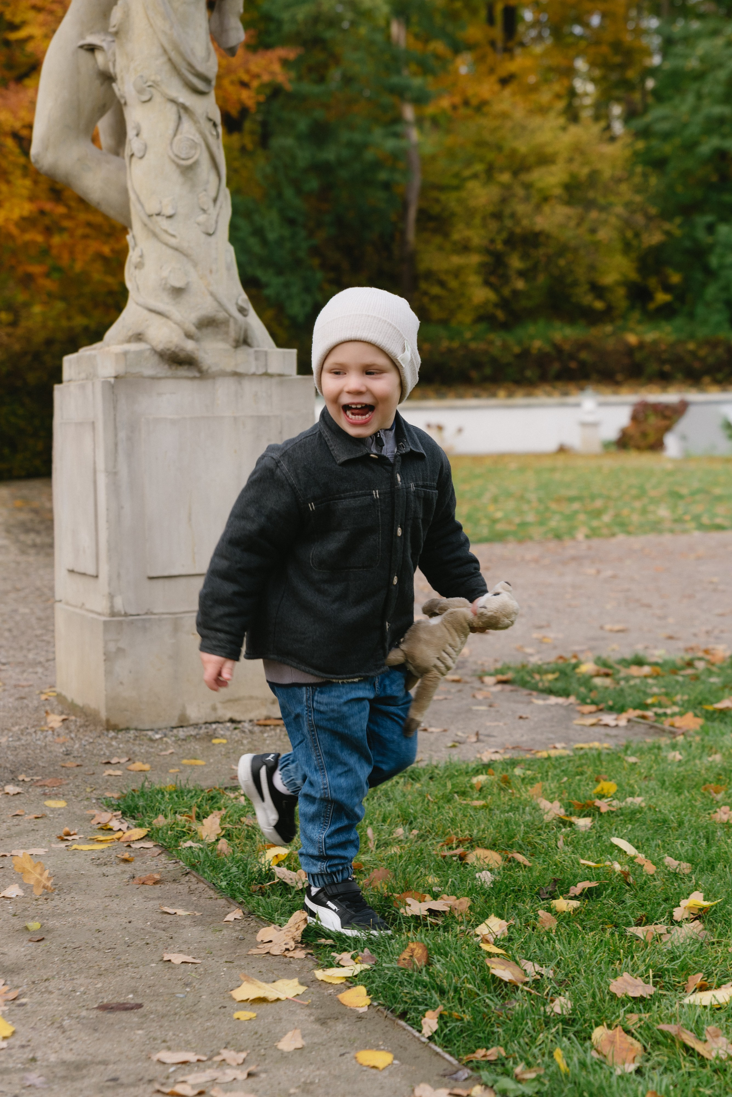Sesja rodzinna Hanna, Vlad & Matvei. Eugene Save – Fotograf Ślubny i Rodzinny | Warszawa i Cała Polska