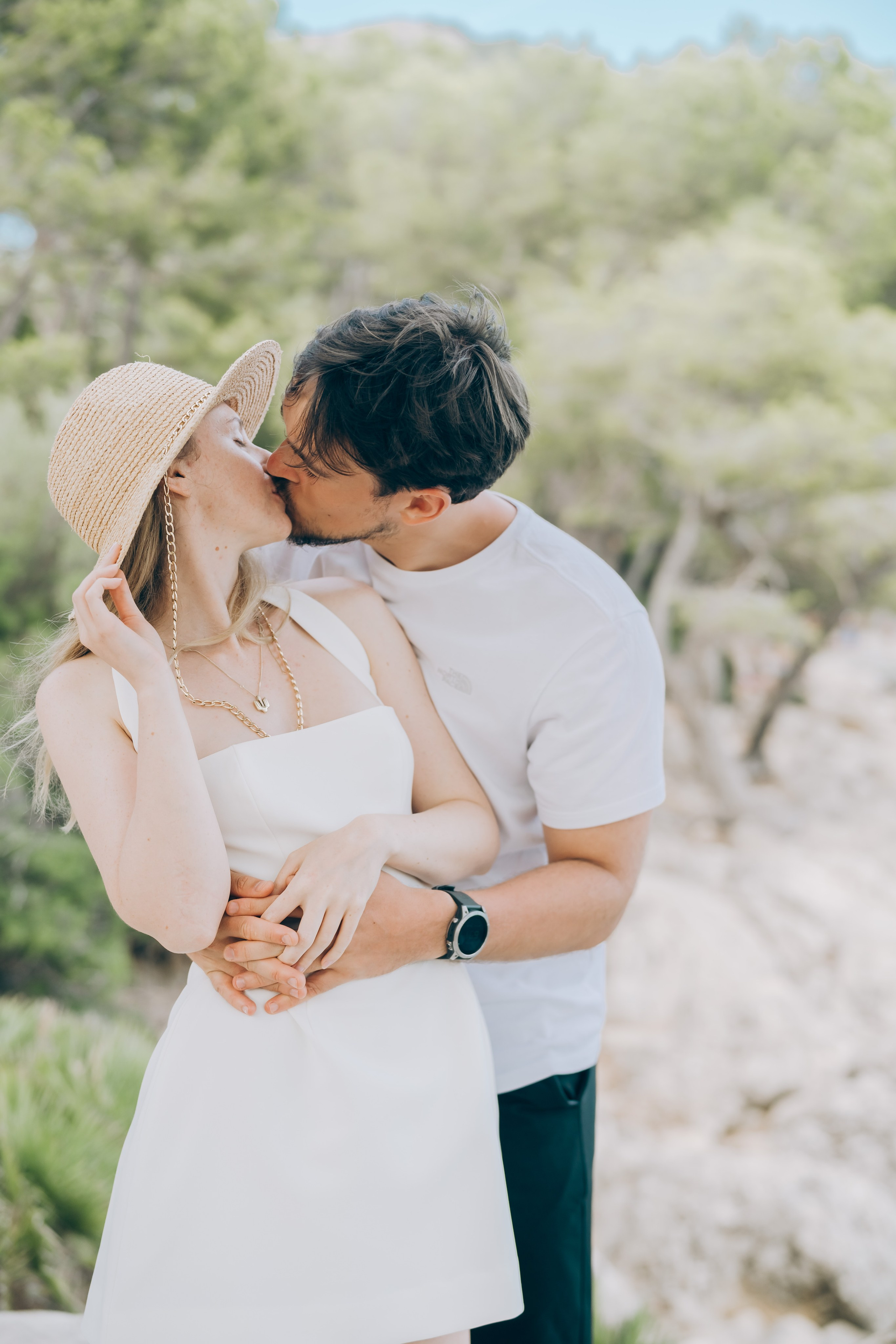 On top of the mountains and by the sea. Фотограф у Пальма де Майорка