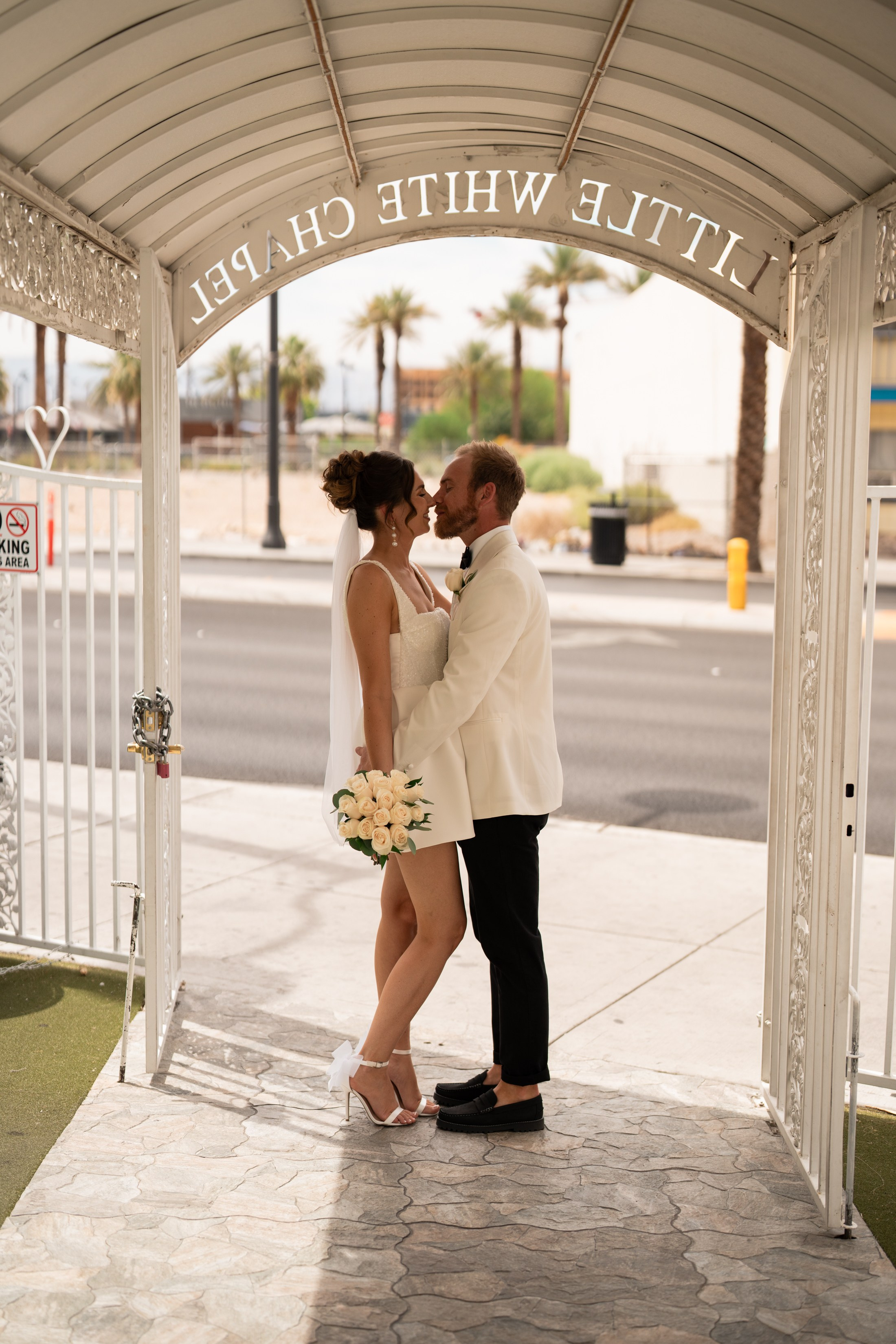 Emma&Daniel. Wedding & elopement photographer Viktoriya Kravtsov. Las Vegas