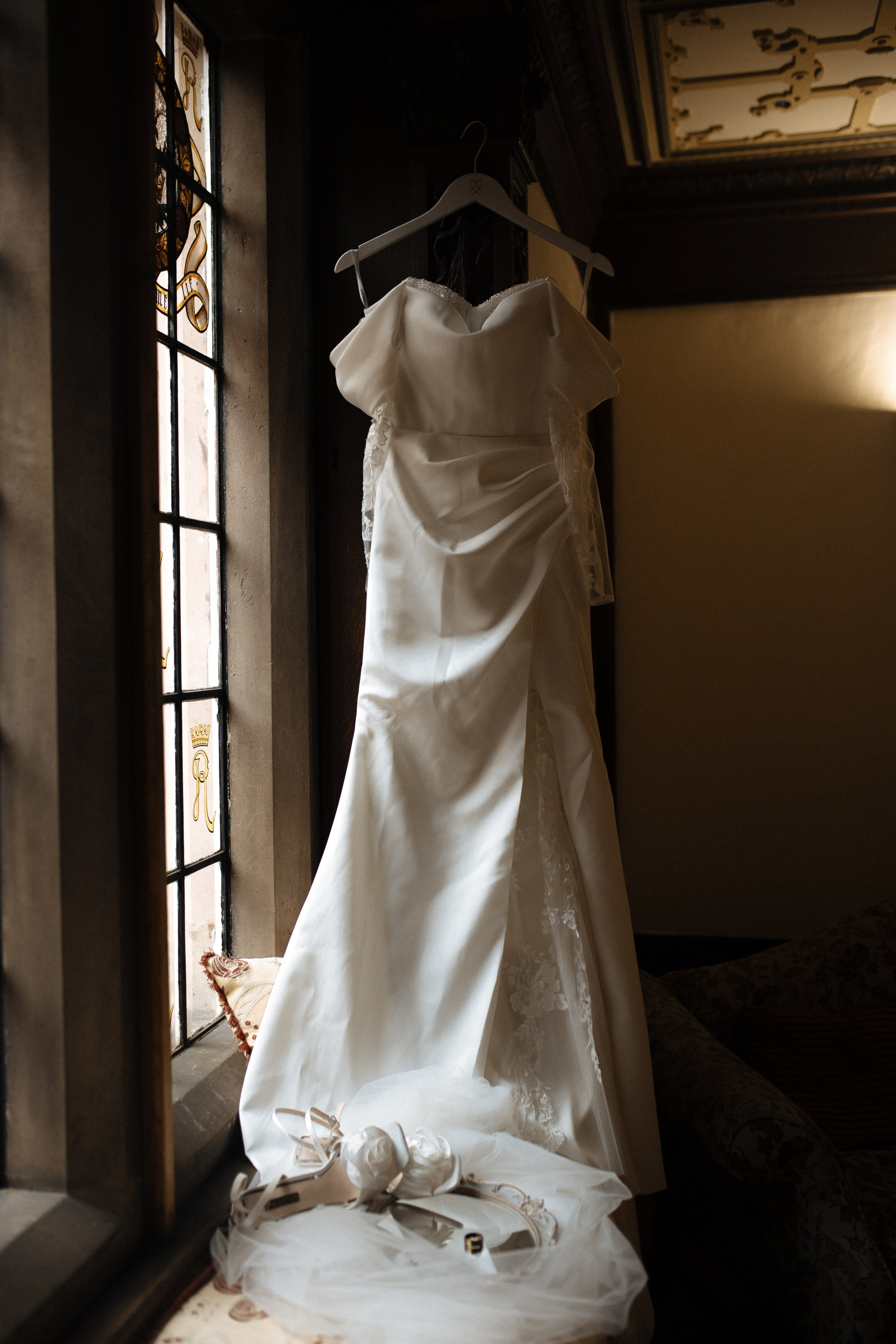 Matthew and Trinh. Wedding and Portrait Photographer Evie Moon