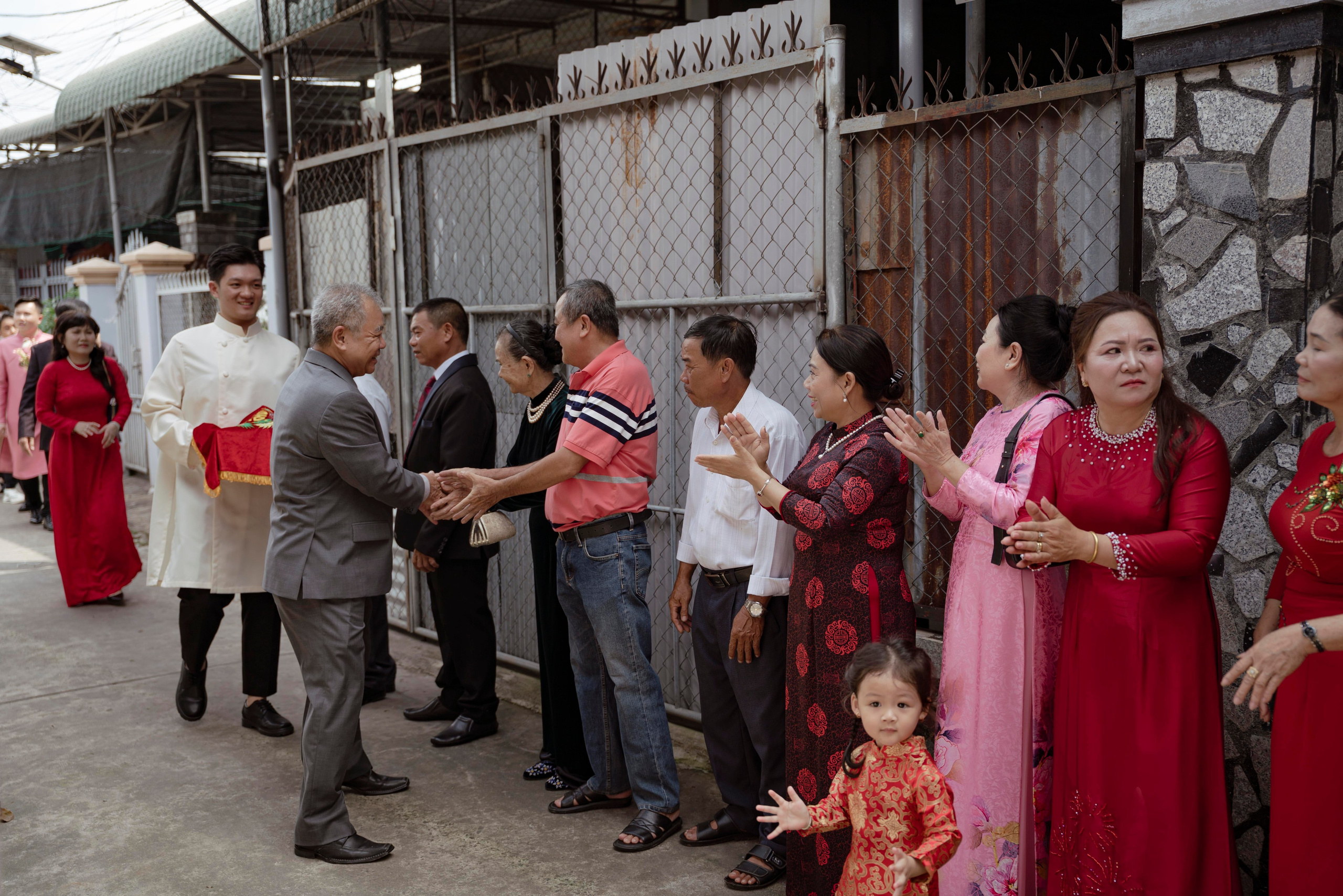 LINH & HUYEN. WEDDING PHOTOGRAPHER IN VIETNAM