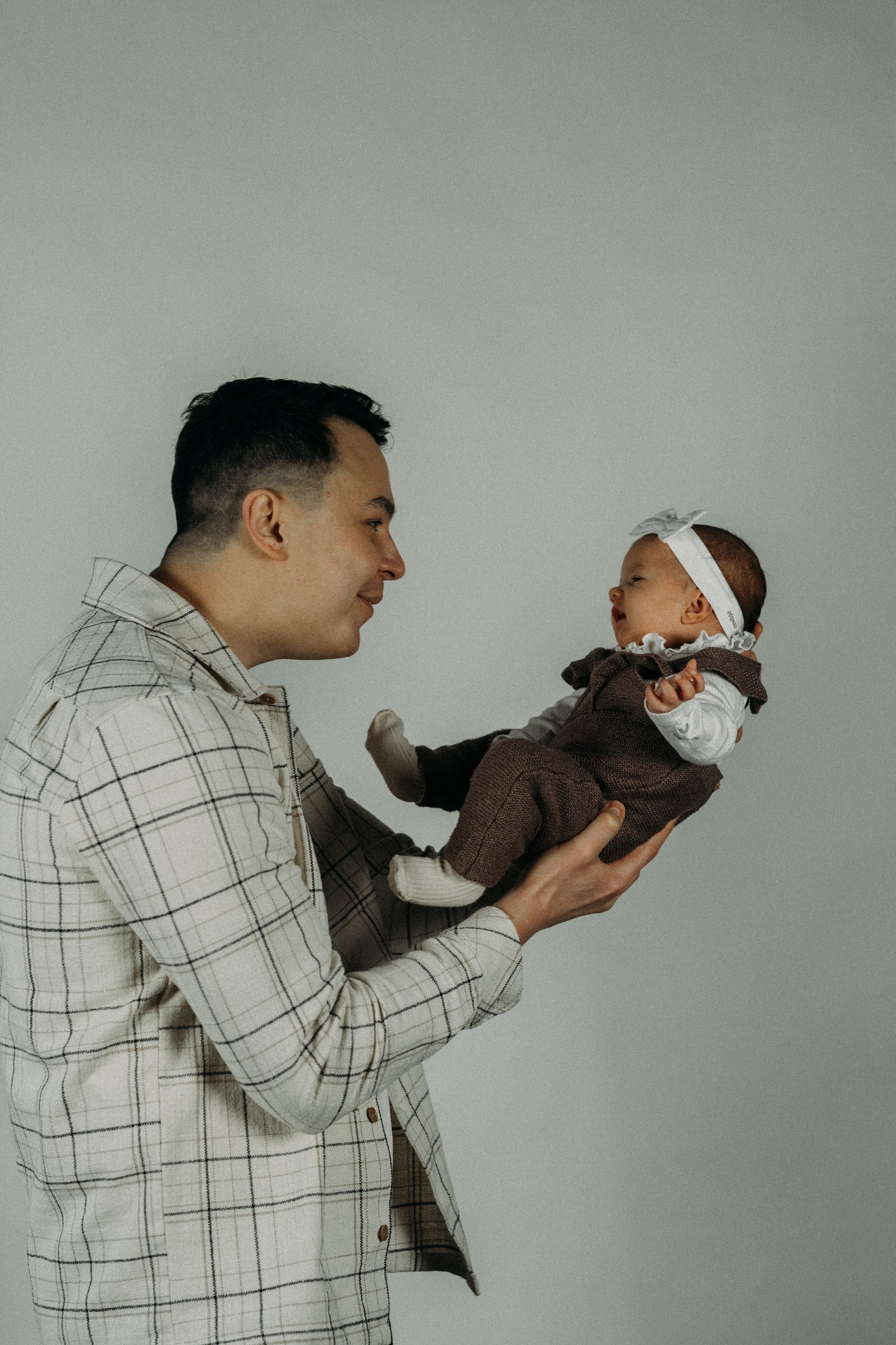 Family, bnw, photoshoot. Wedding and potrait photographer in Helsinki Vickan O