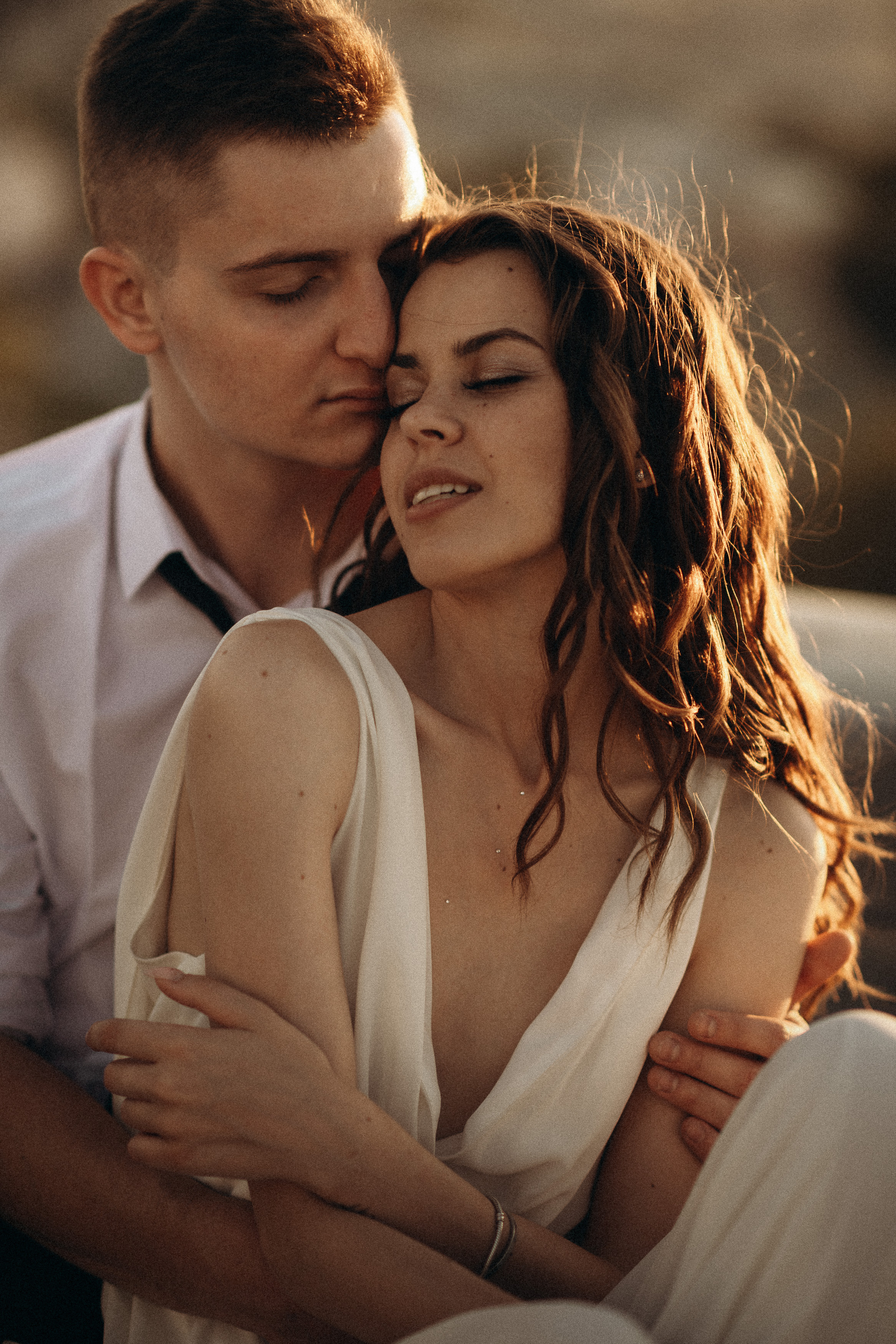 Elopement photography in the city on the roof. Wedding & Family photographer in County Donegal and Dublin, Ireland