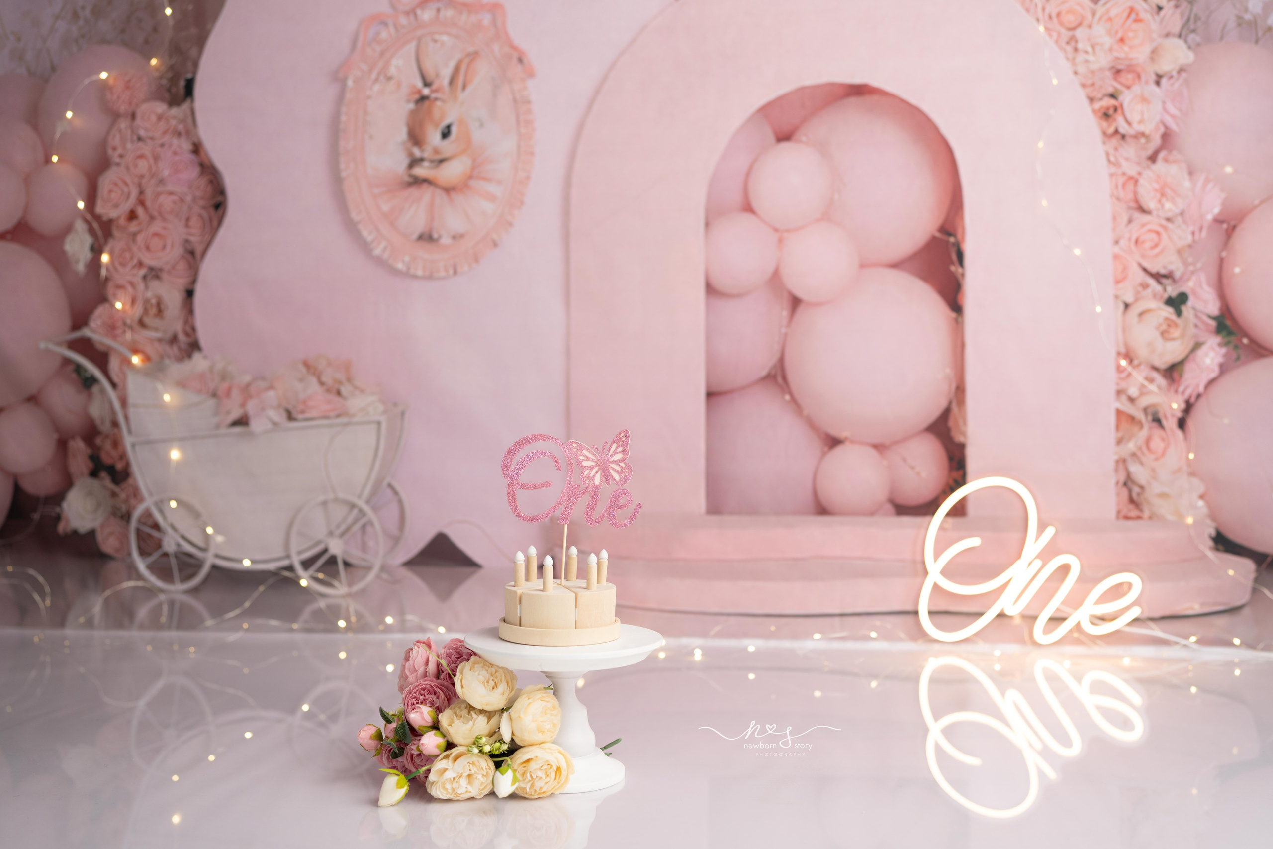 CAKE SMASH PHOTOGRAPHY. Newborn, Sitter and Cake Smash Photographer in Doha, Qatar