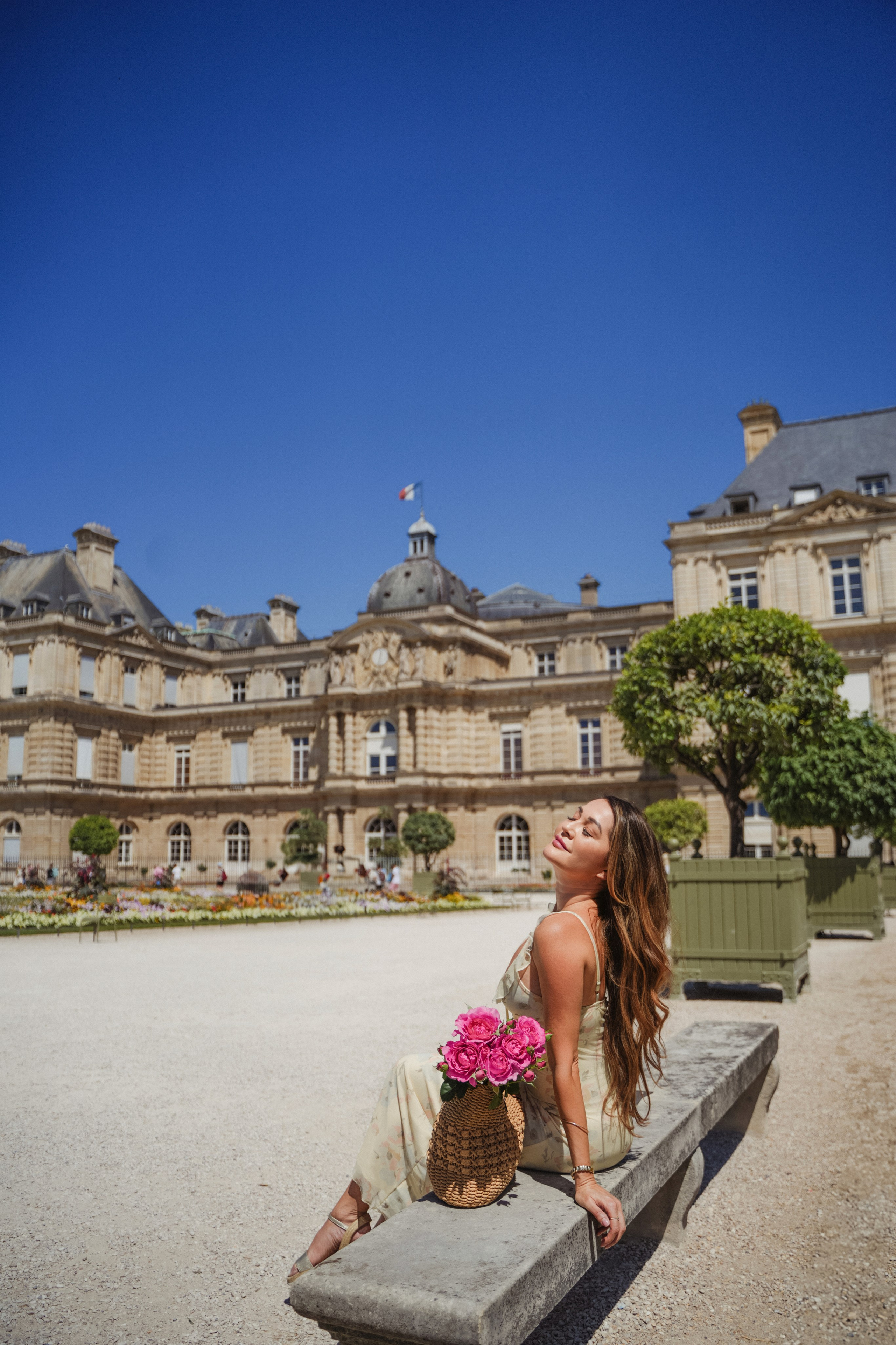 Philippa (2.5 hours). Photographer in Paris|Solo and groups, portraits & content, couples photo-shoot in Paris at the best locations