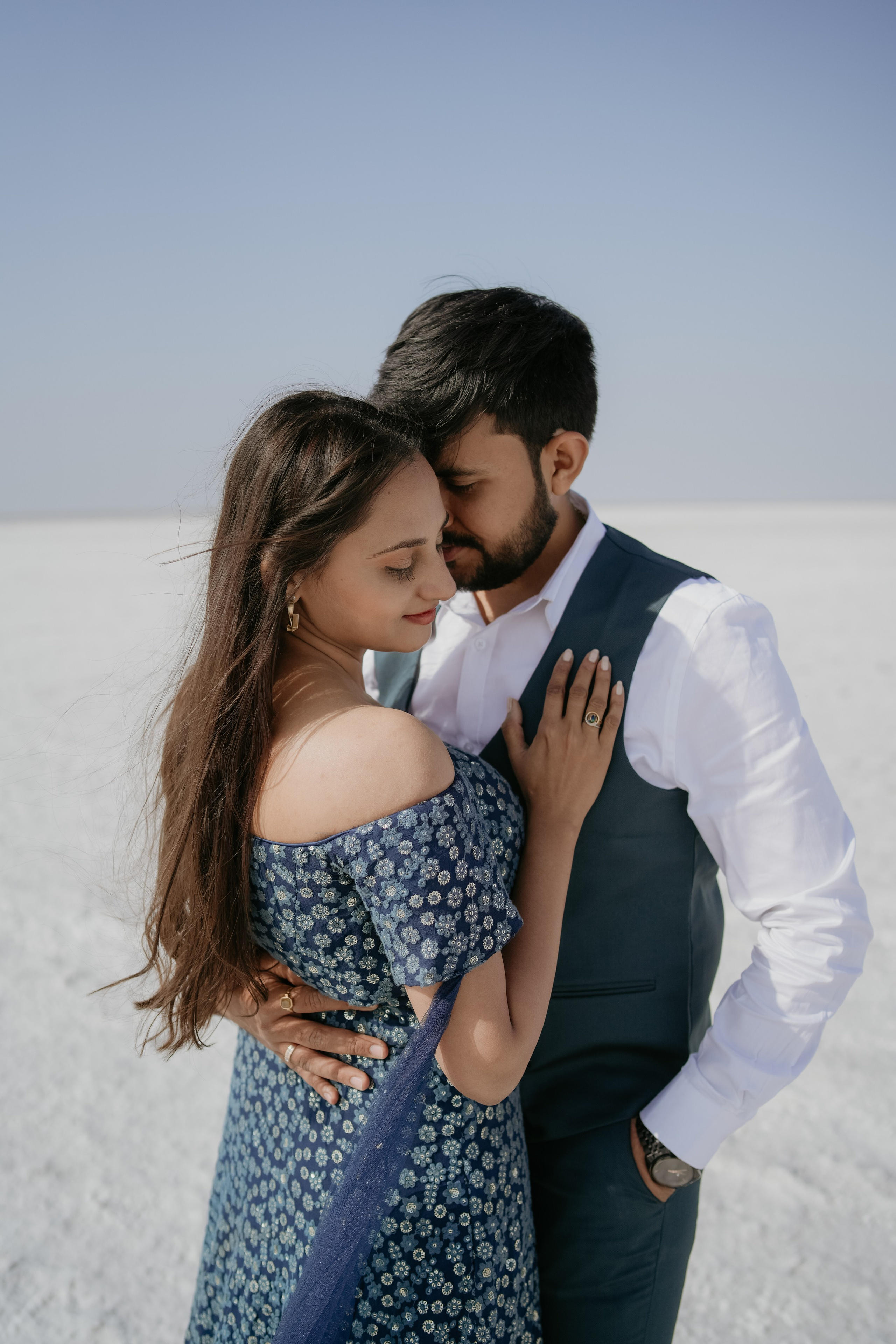 COUPLE SESSIONS. Love Emotions Weddings