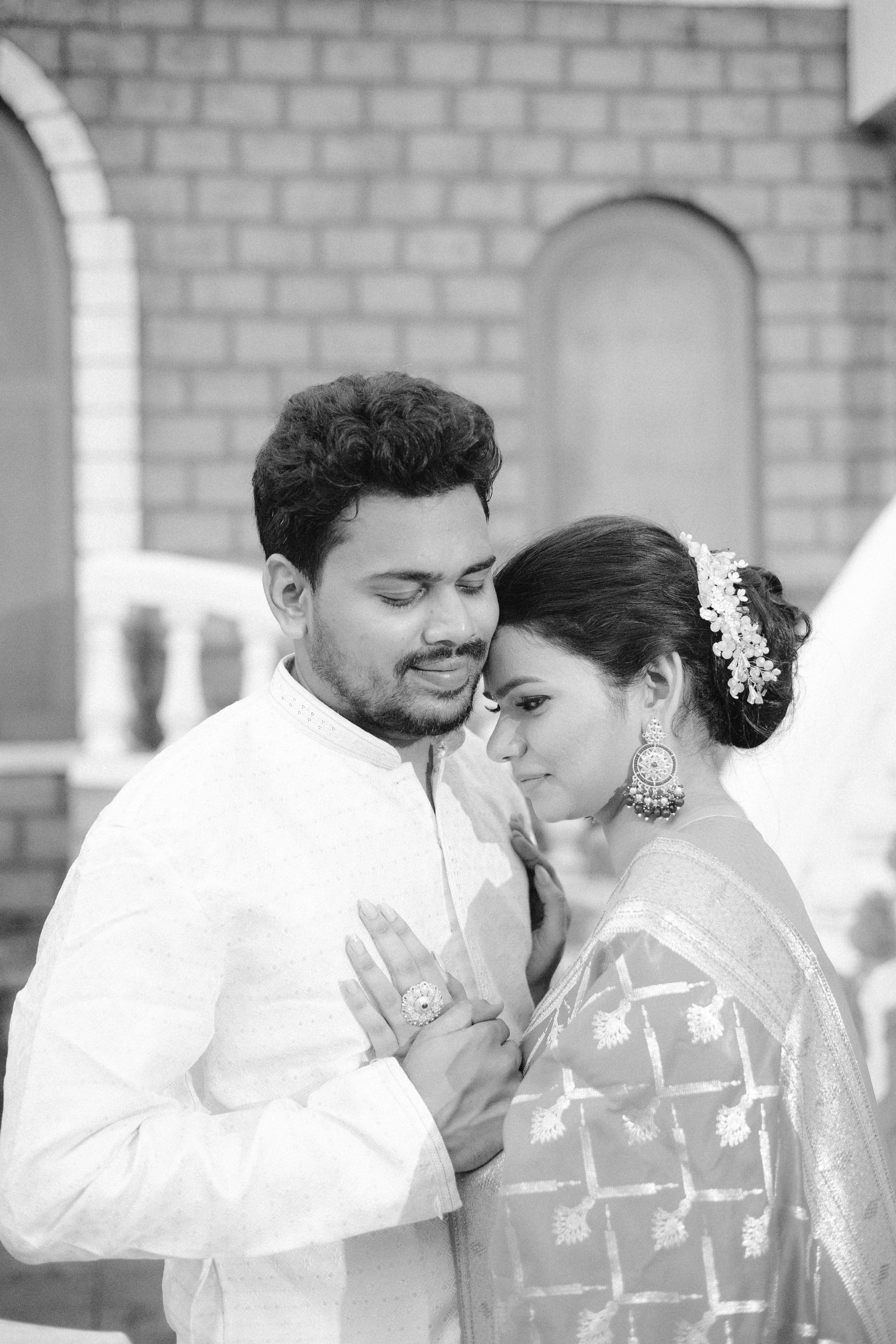 COUPLE SESSIONS. Love Emotions Weddings