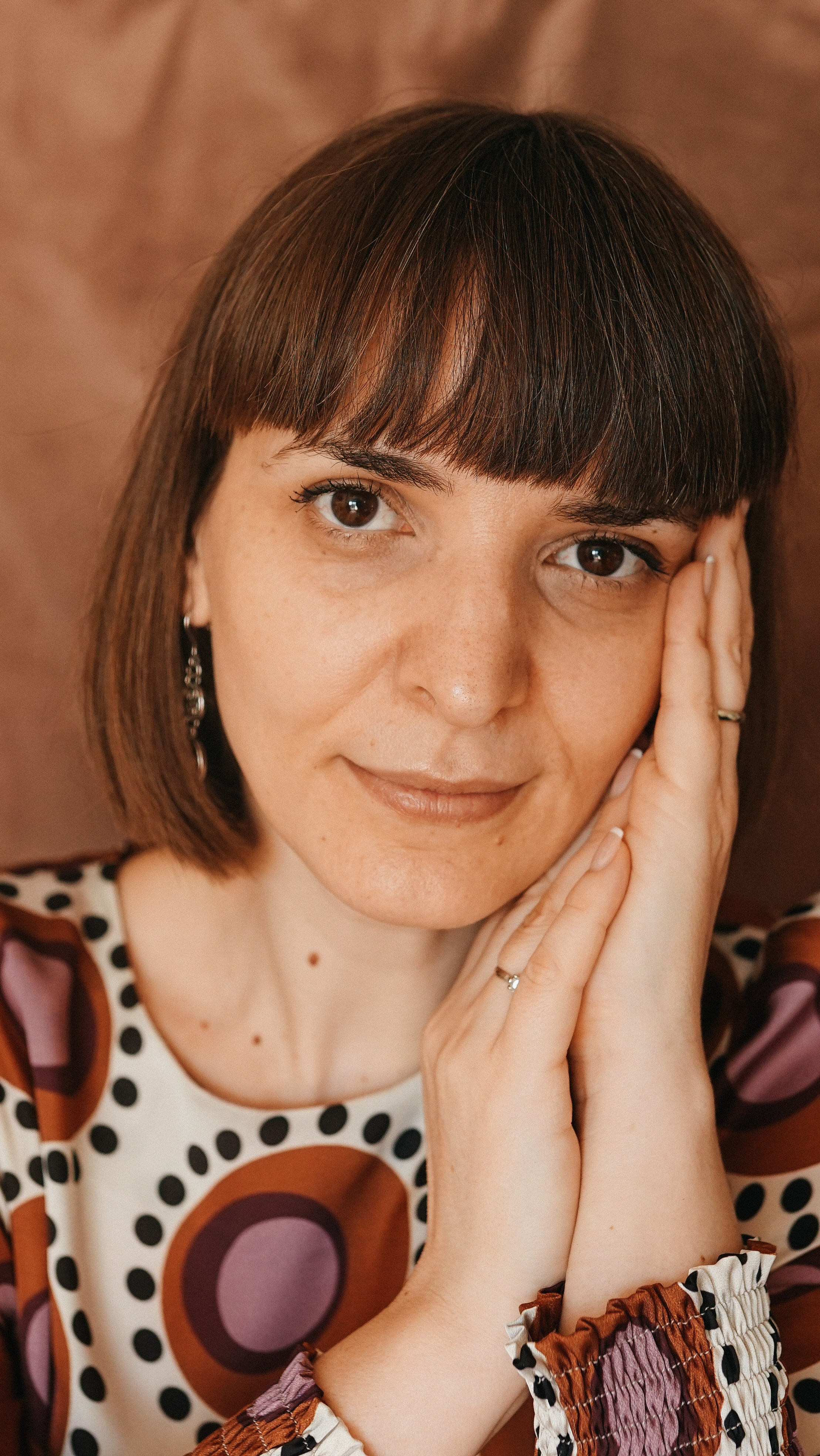 Fotografie de Portret Brașov | Artist Mădălina Beda. Madalina Beda- Artist vizual, fotograf, doula la nastere, consultant babywearing Brasov si in toata tara