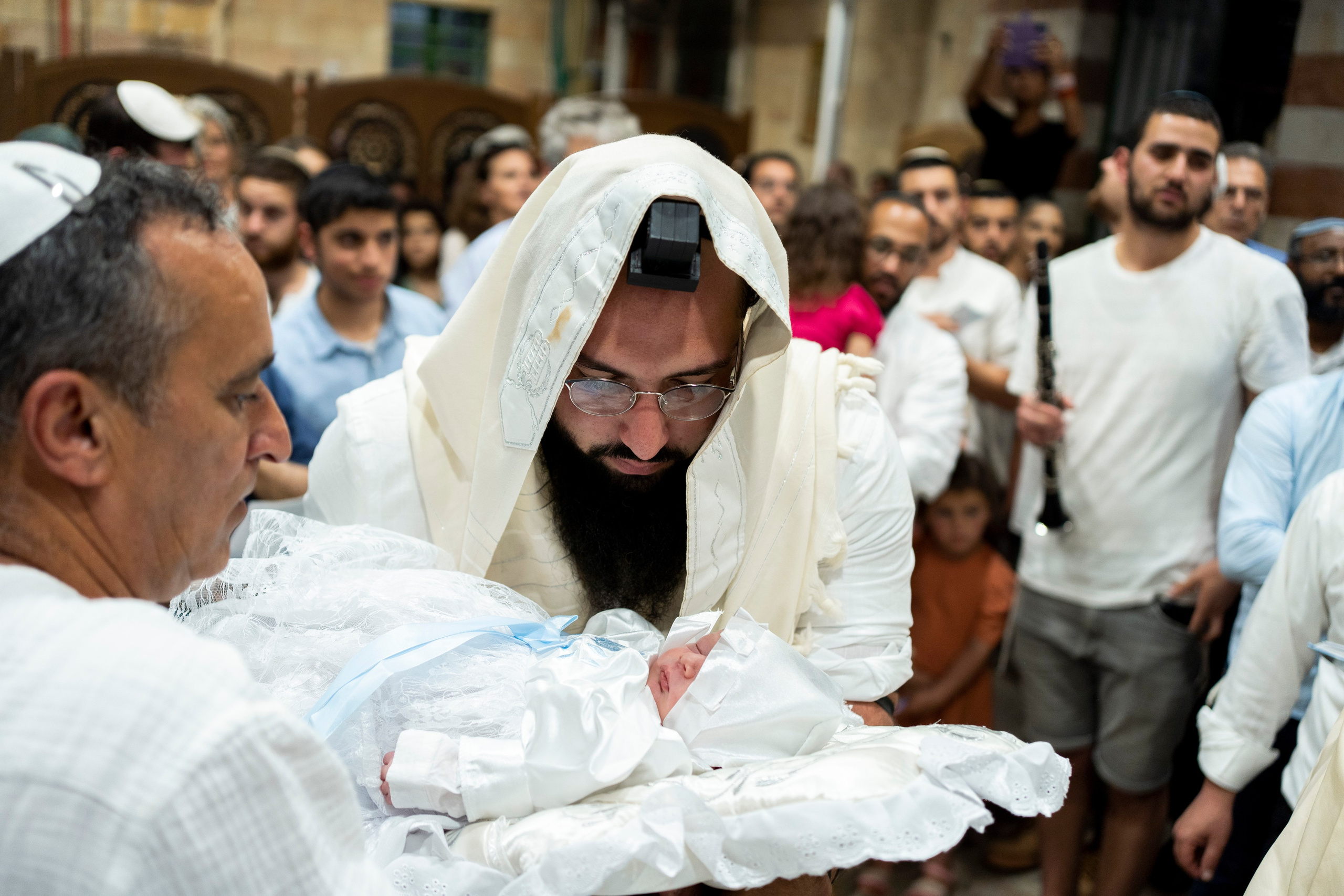 הברית של נחמן חזן. יוסף מזרחי צילום חתונה, ברית וזוגיות. צלם מקצועי שאוהב להוציא אתכם הכי יפים ברגעים הכי מרגשים