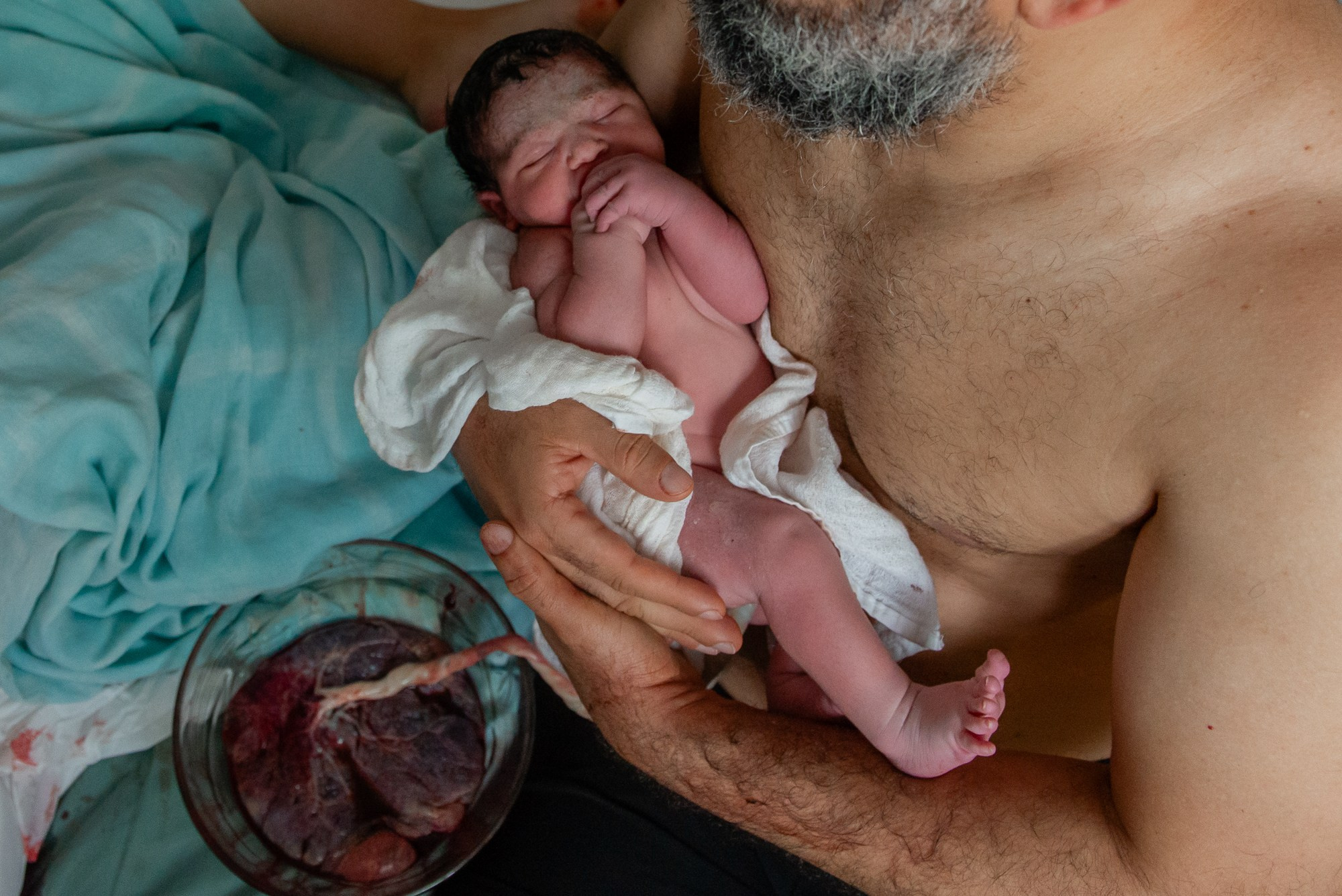 Fotografia de Parto Maria Liz. Água Carmim Fotografia