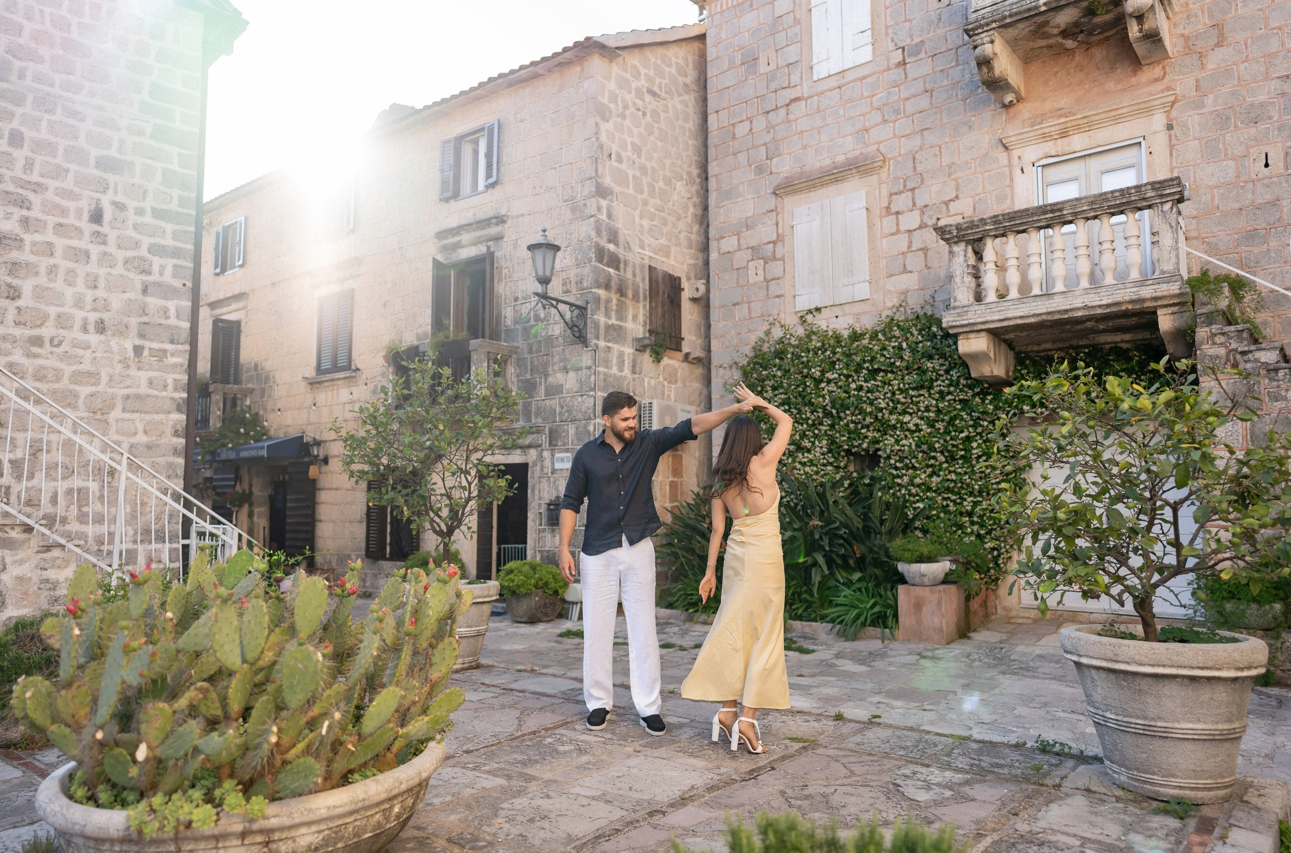 Perast Engagement Photoshoot. Bryllupsfotograf og videograf i Montenegro | Maria & Vasilii
