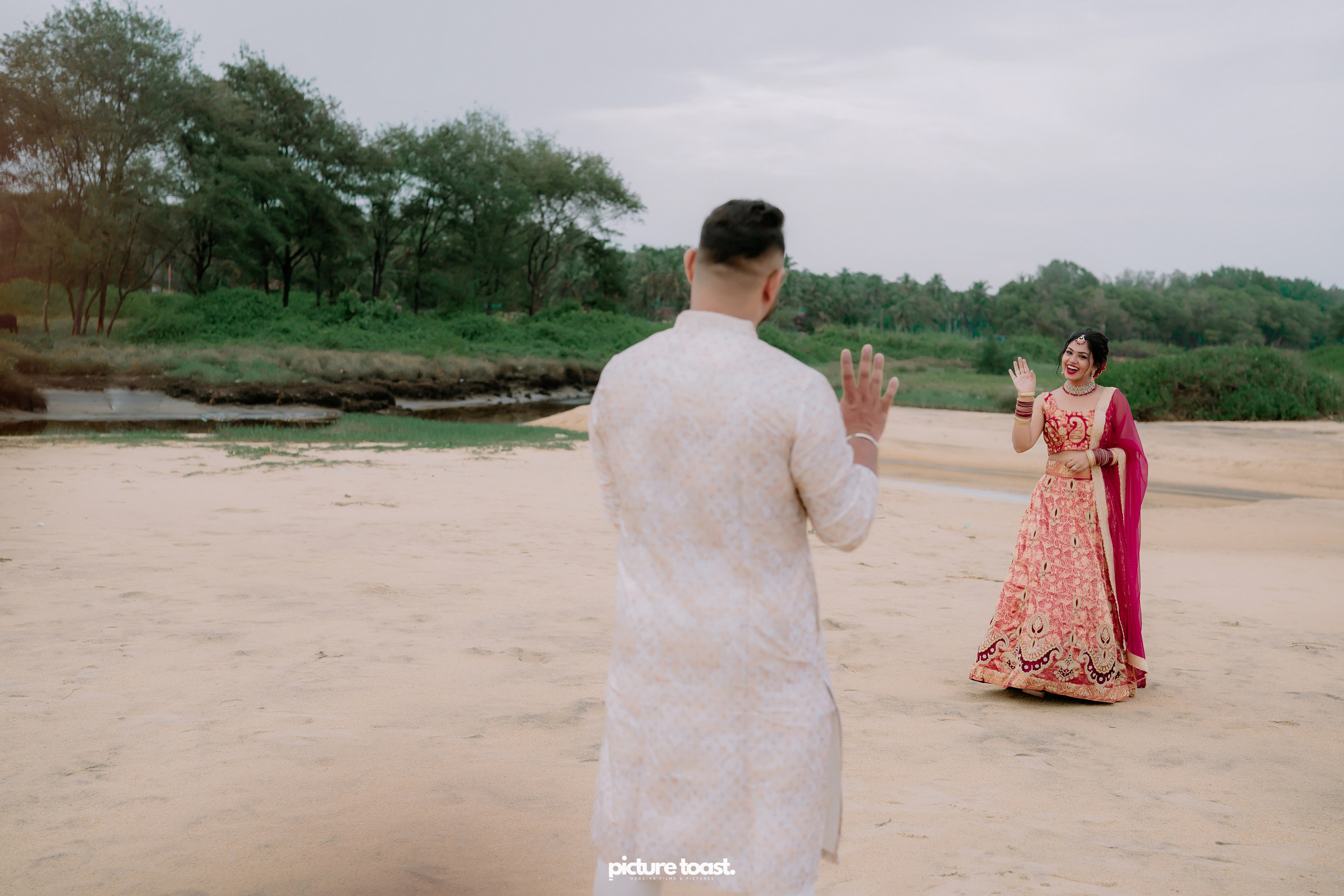 Beach Wedding! Ft. Malavika & Vishnu. Fine art Wedding Photographers in India & Canada
