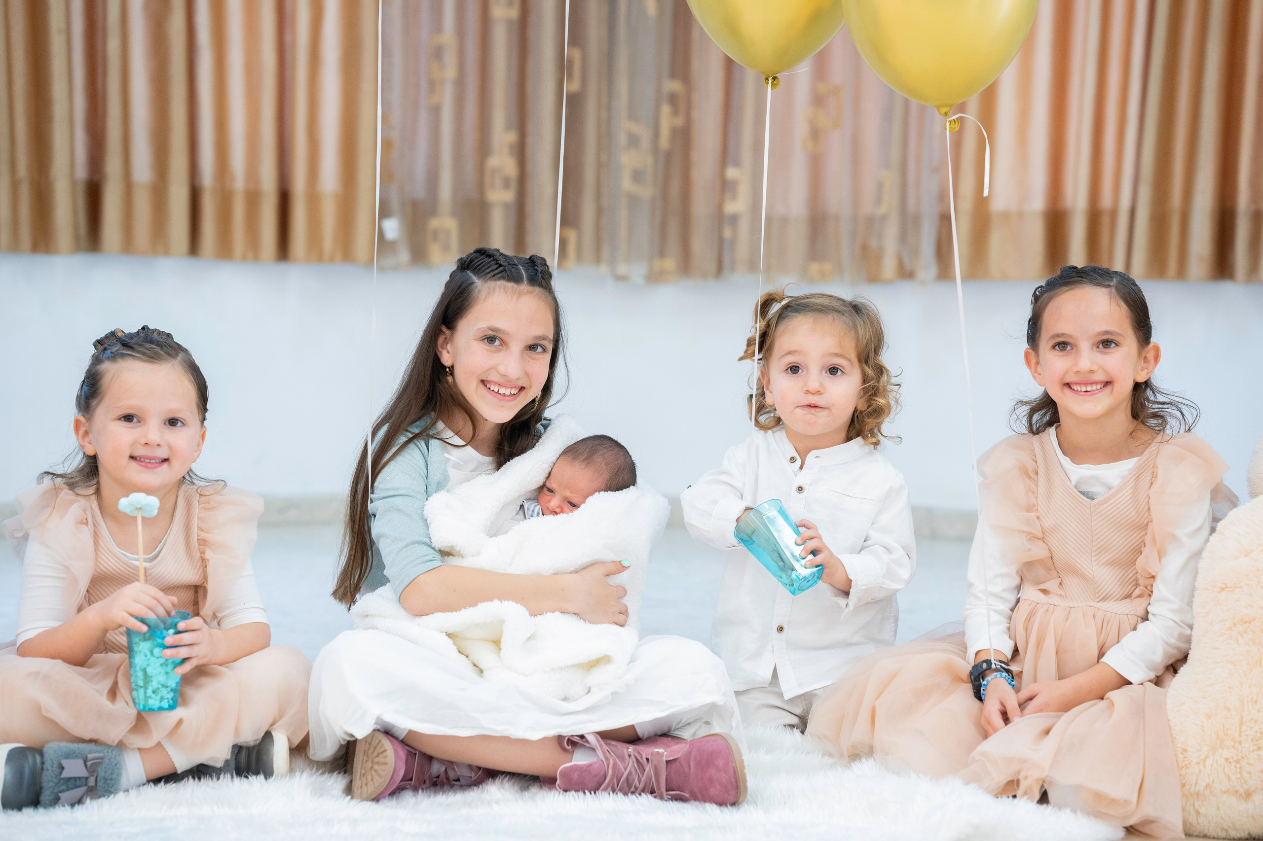 הברית של יוסף וחנה. יוסף מזרחי צילום חתונה, ברית וזוגיות. צלם מקצועי שאוהב להוציא אתכם הכי יפים ברגעים הכי מרגשים